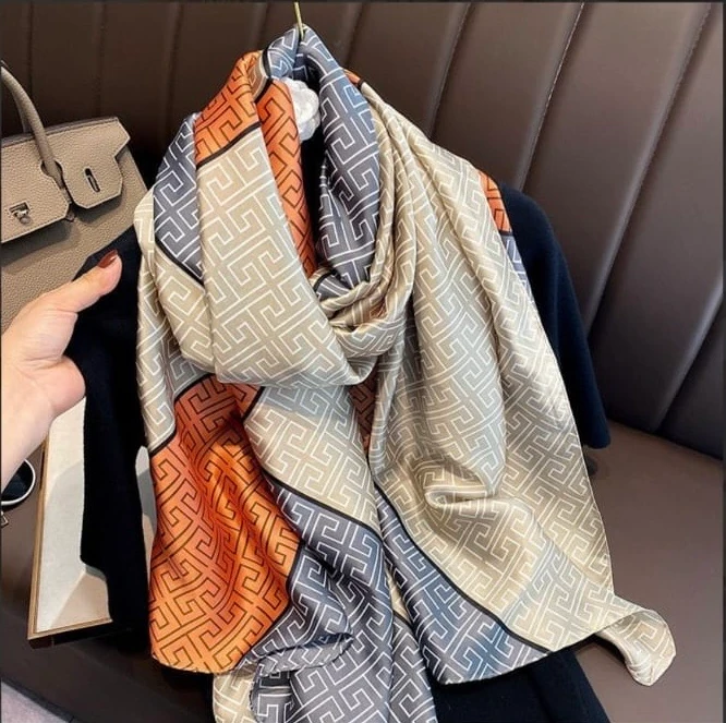 Üç Renkli Satrn Fular 90x90