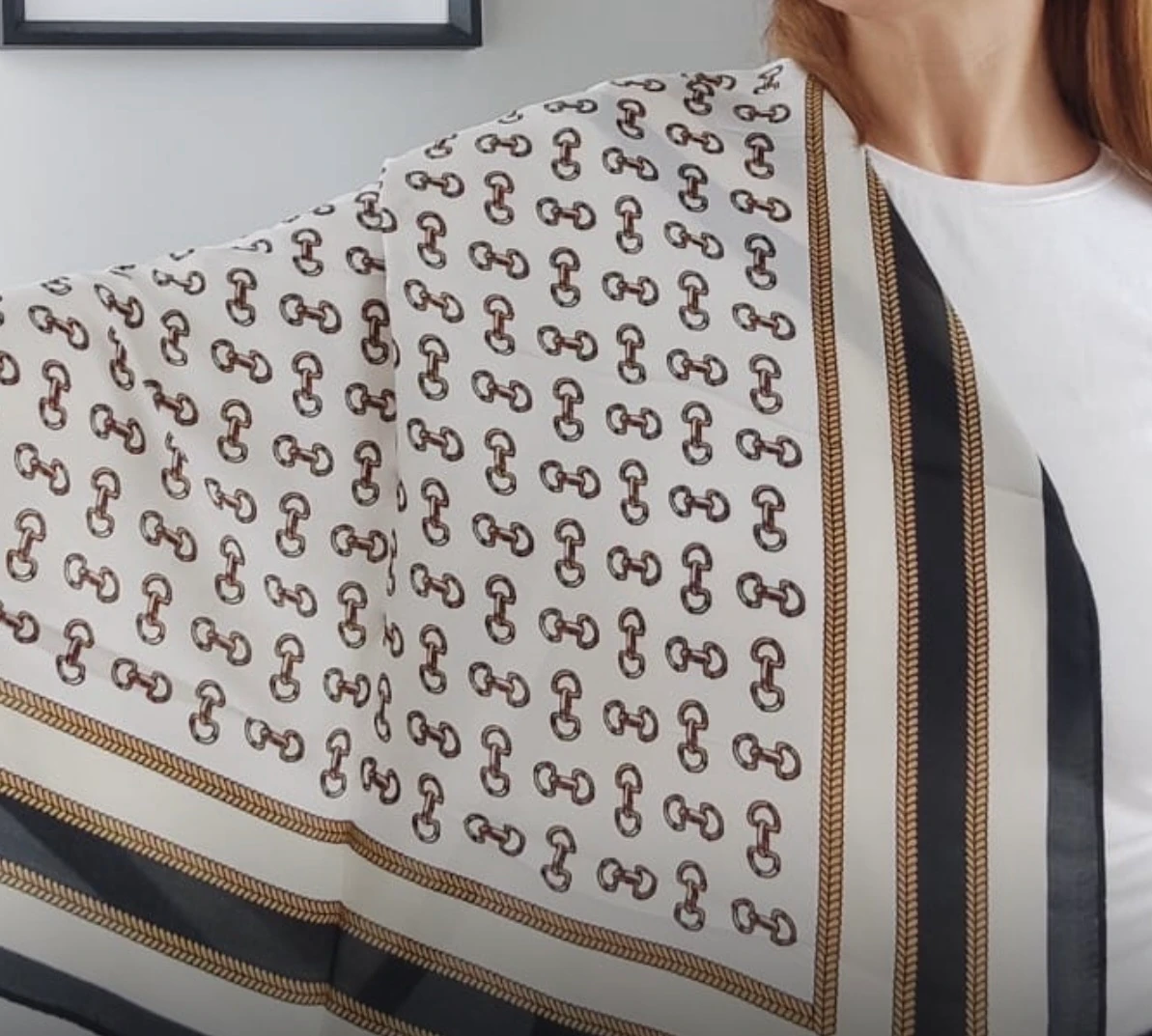 Kahve Desenli Krem Satrn Fular 70x70