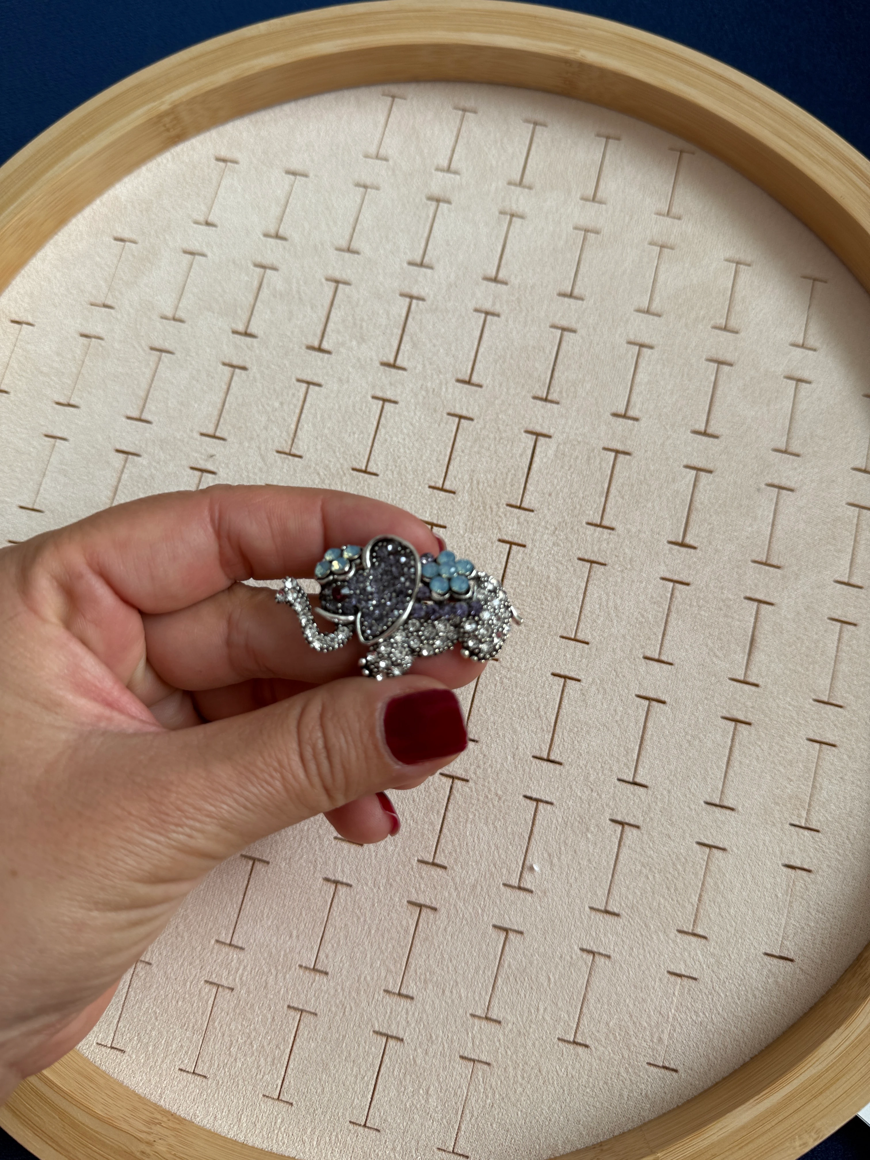 Özel Seri Gri Fil Broş