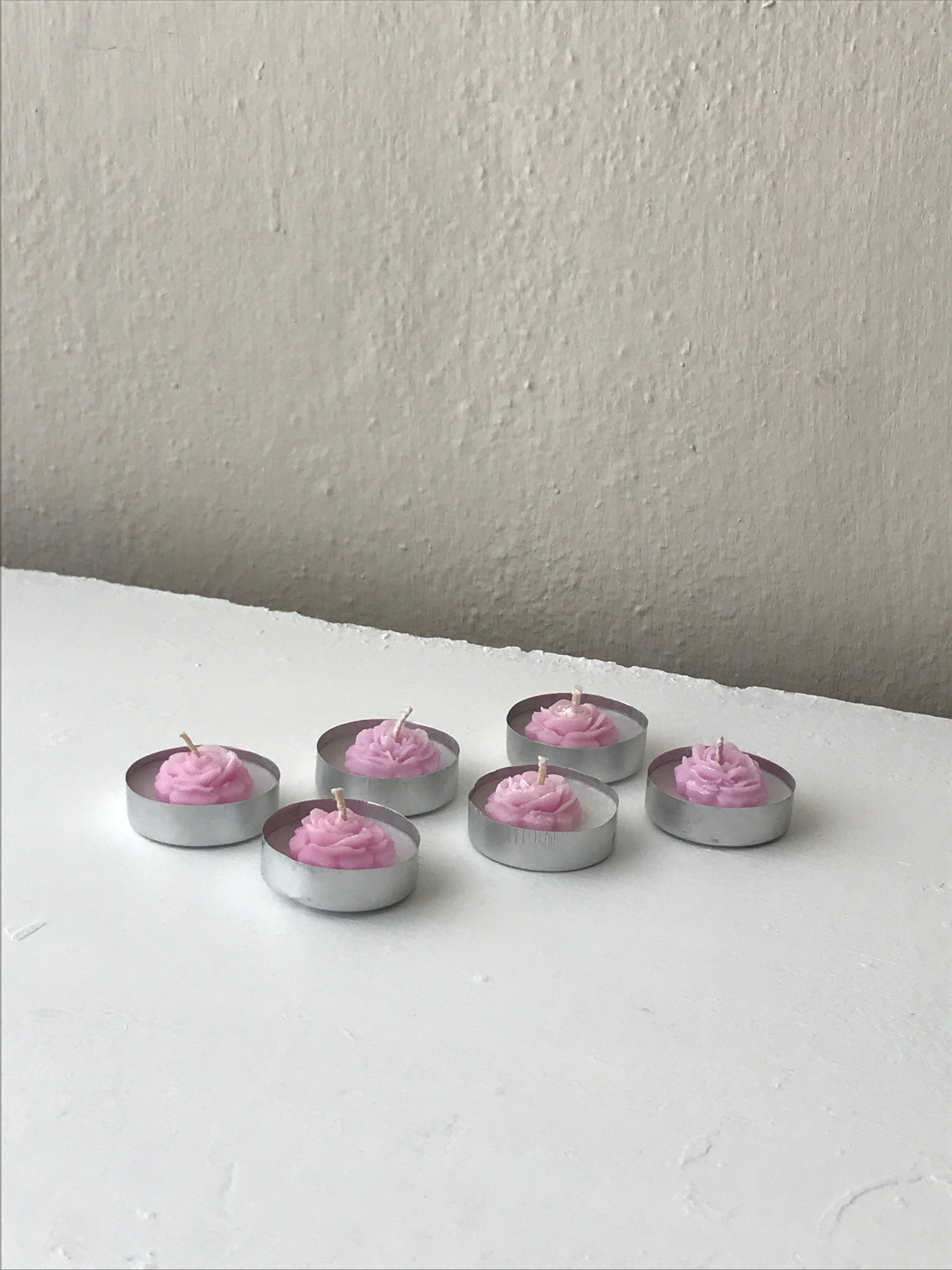 Rose Decorated Tealight Candle Set