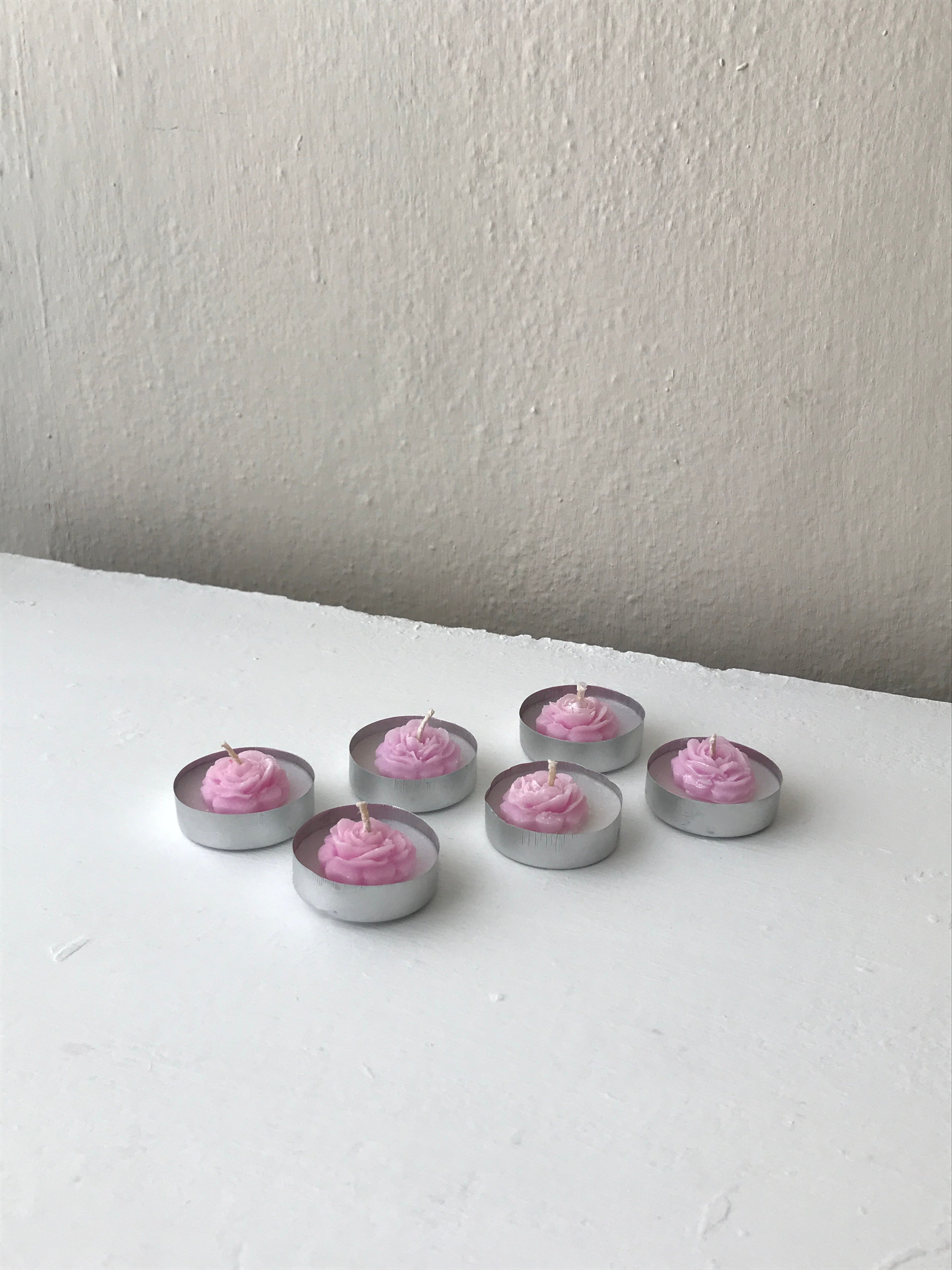 Rose Decorated Tealight Candle Set