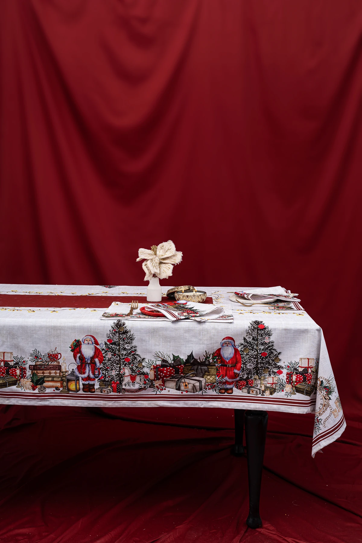 Merry Masa Örtüsü