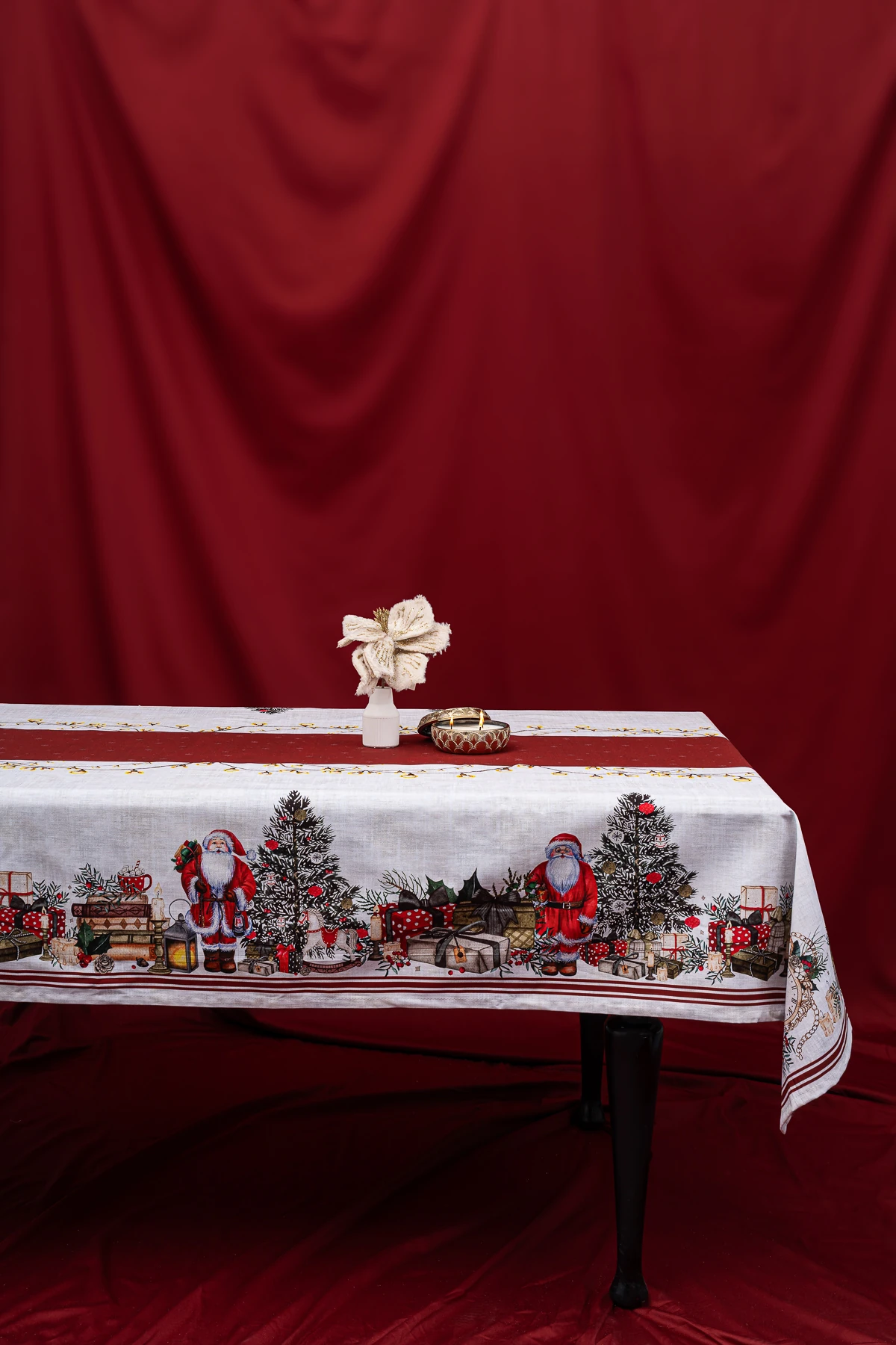 Merry Masa Örtüsü