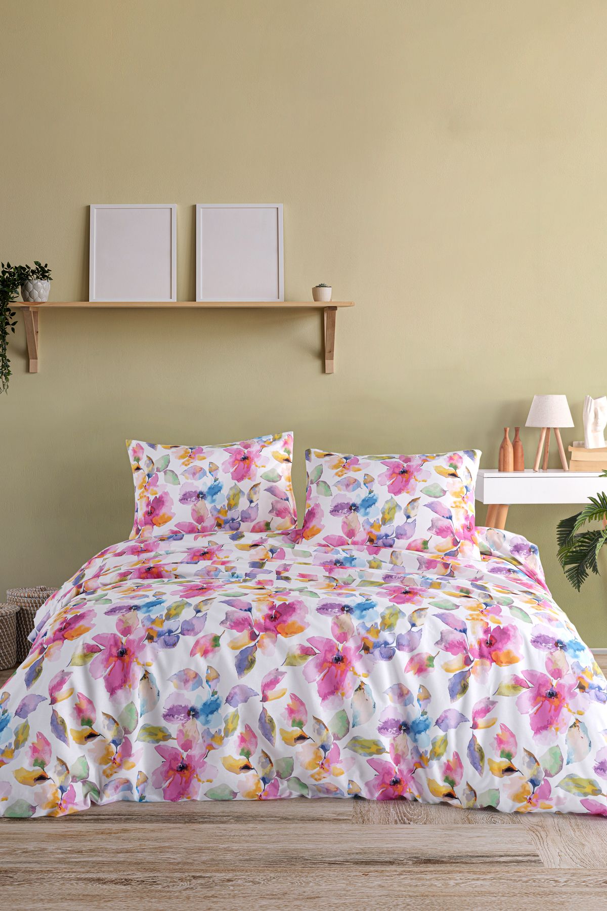 Flowers %100 Pamuk Çift Kişilik Nevresim Seti
