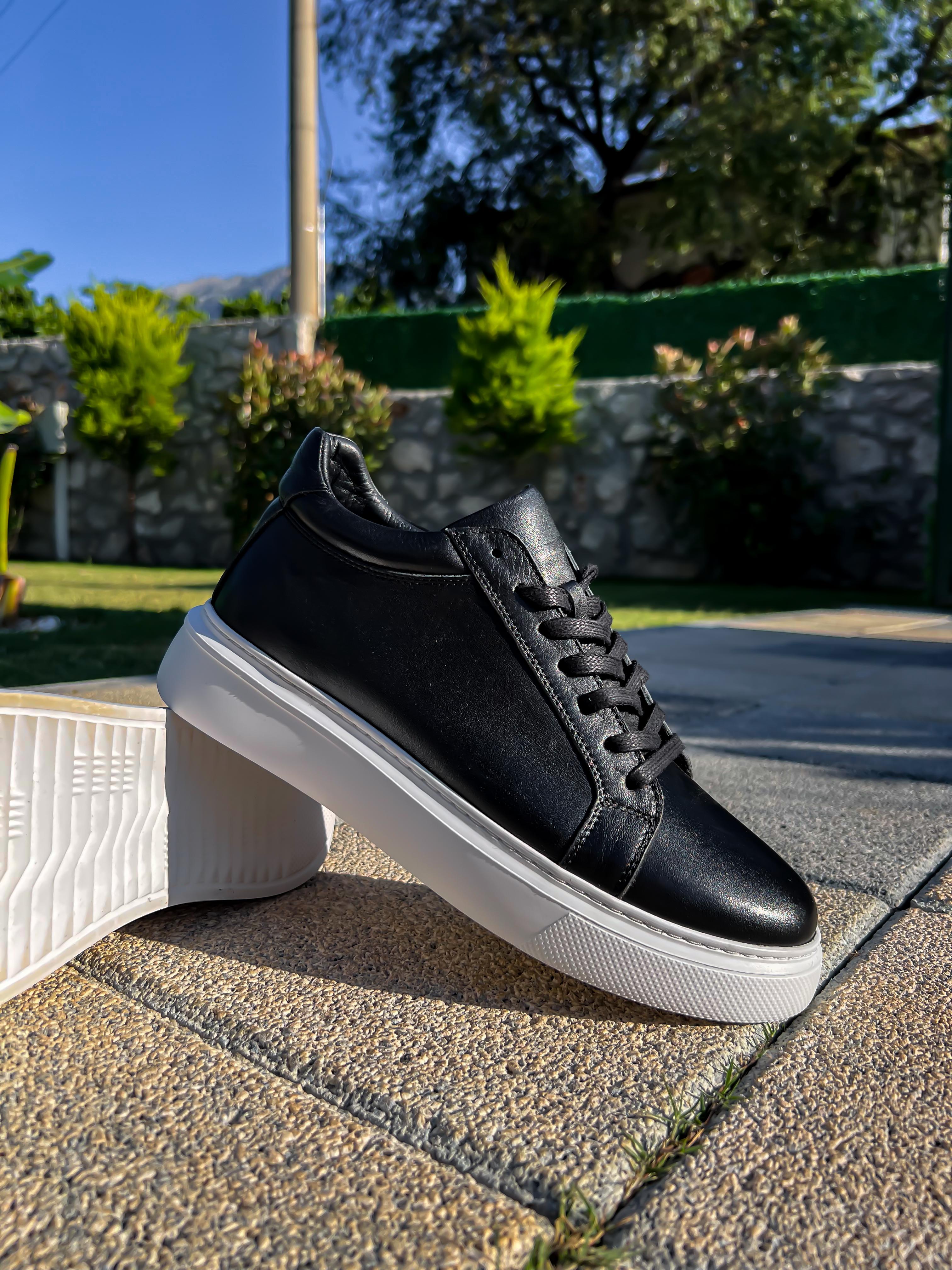 Siyah Beyaz Deri Sneaker +7 cm Gizli Tabanlı