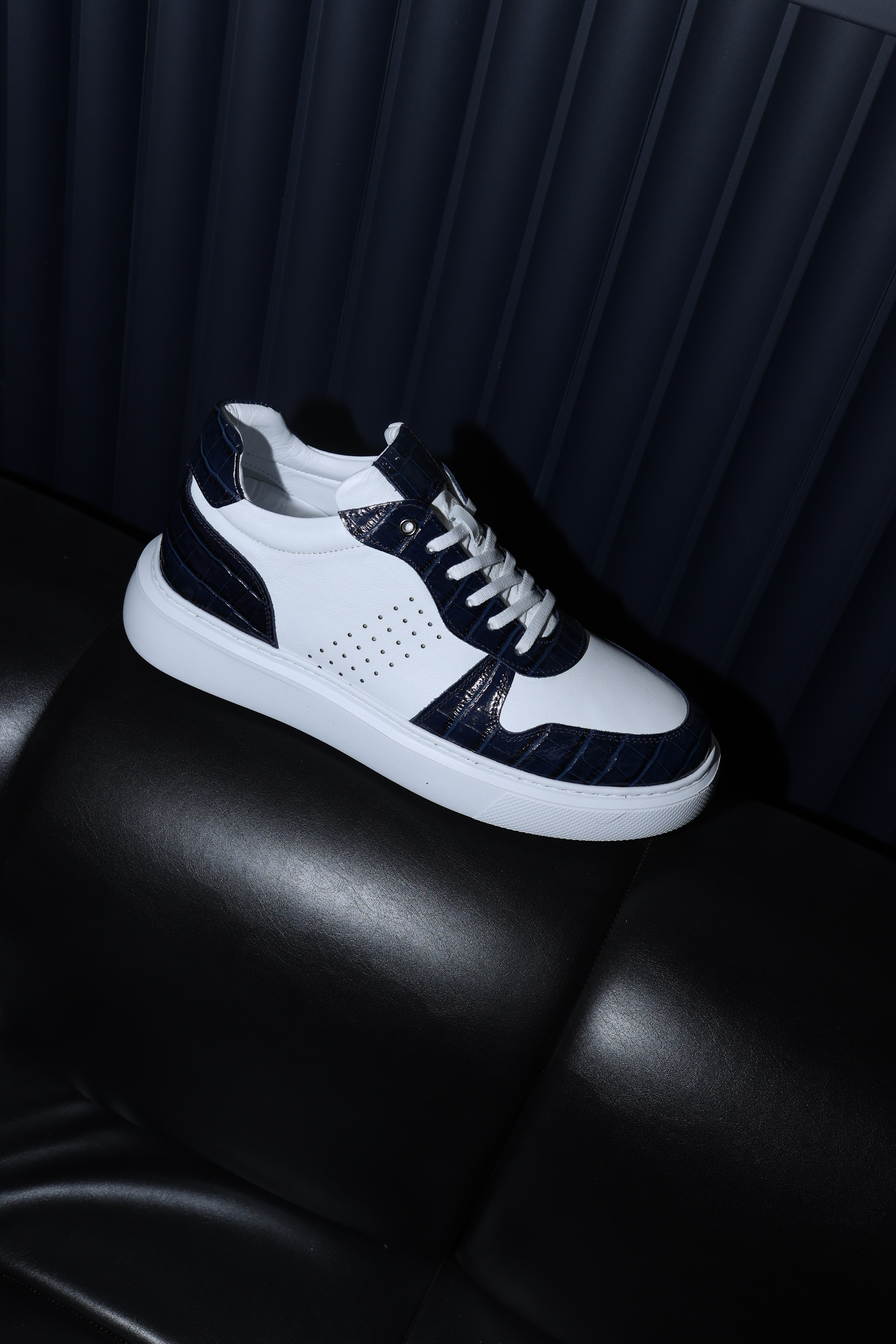 Urban Yılan +7 CM Gizli Tabanlı Siyah Beyaz Sneaker - Lacivert