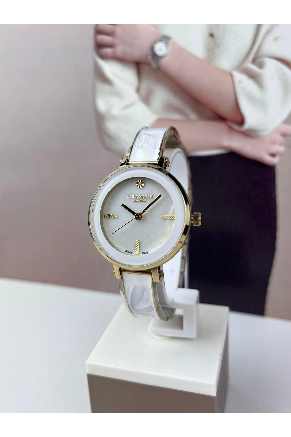 MODEL KADIN KOL SAATİ LC07813-BİLEKLİK HEDİYELİ