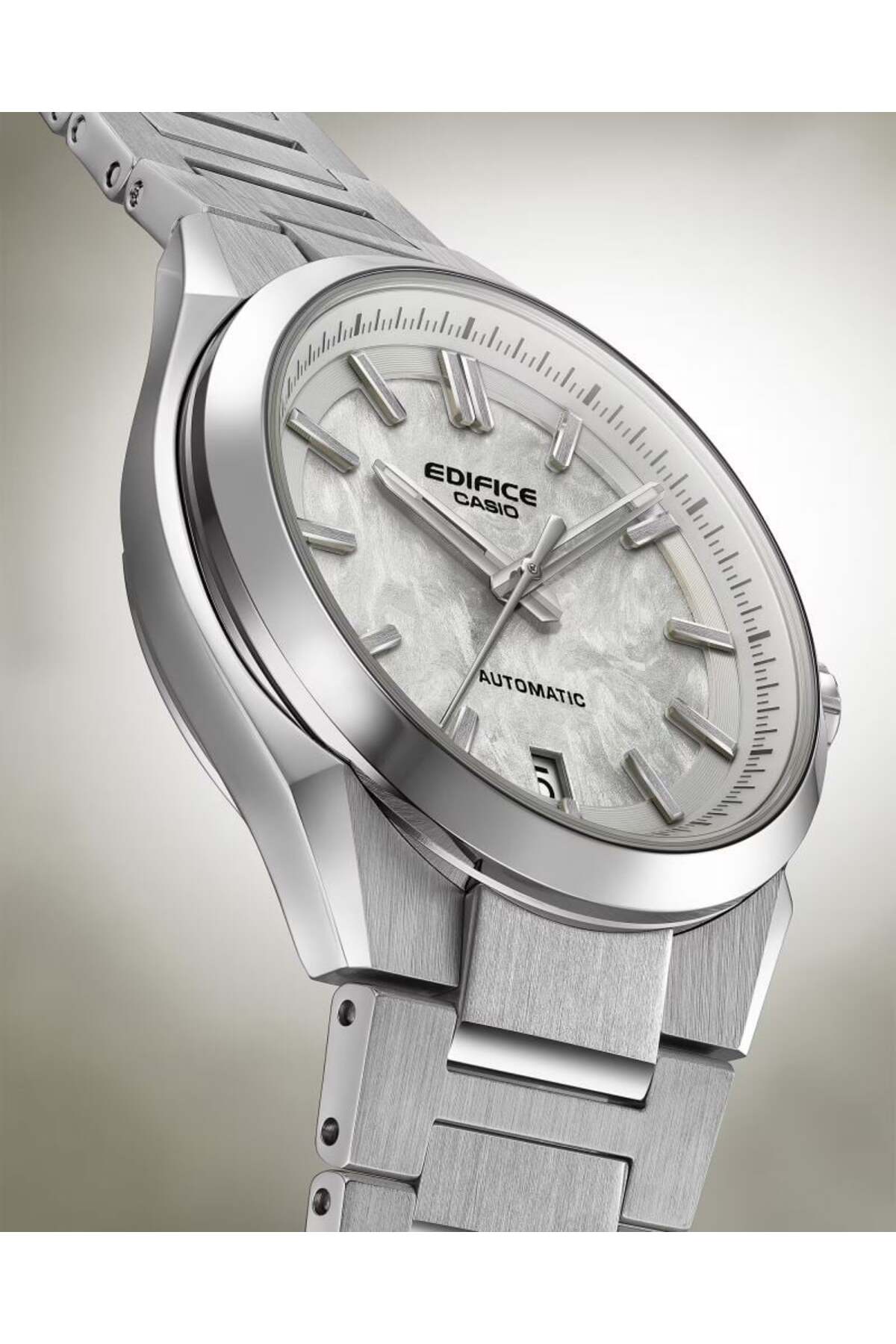 EFK-100D Casio Edifice Kol Saati - BEYAZ