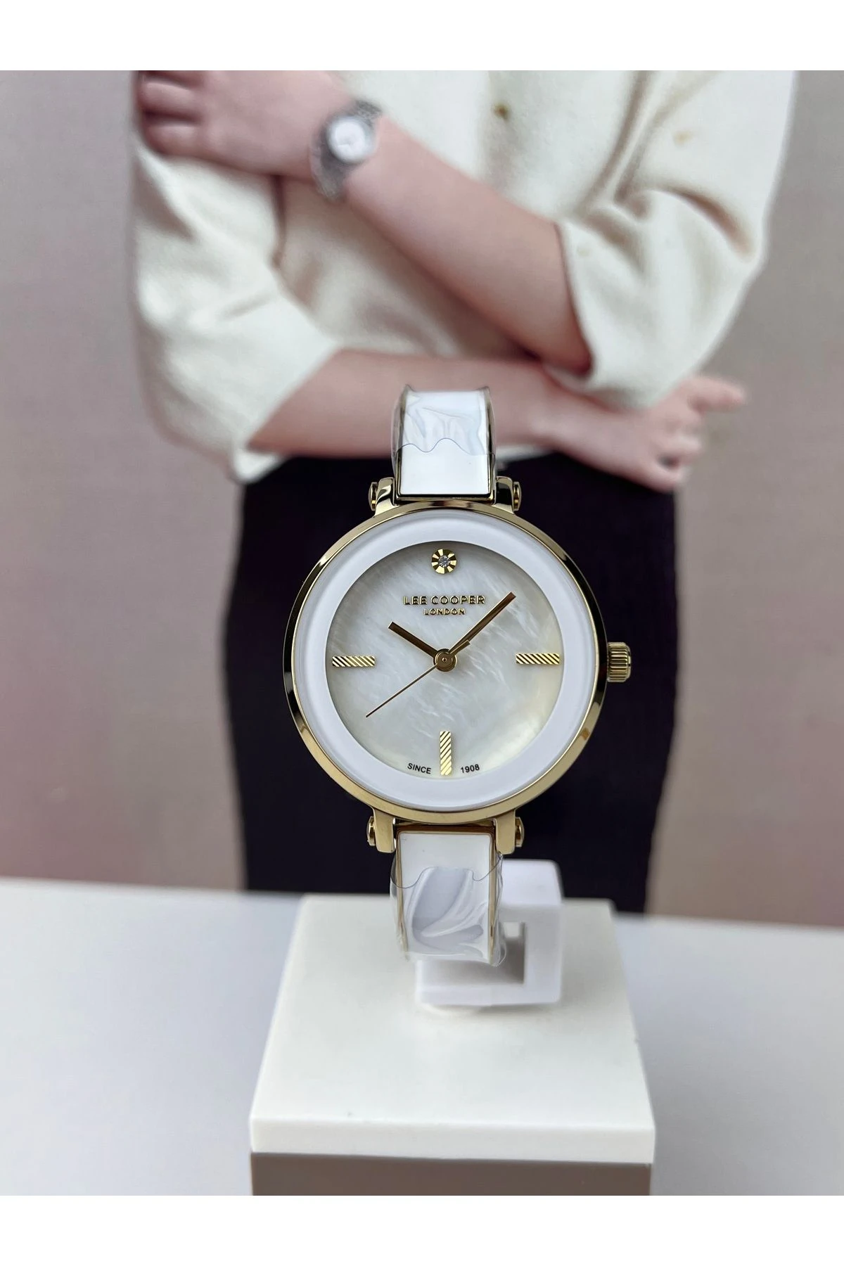 MODEL KADIN KOL SAATİ LC07813-BİLEKLİK HEDİYELİ