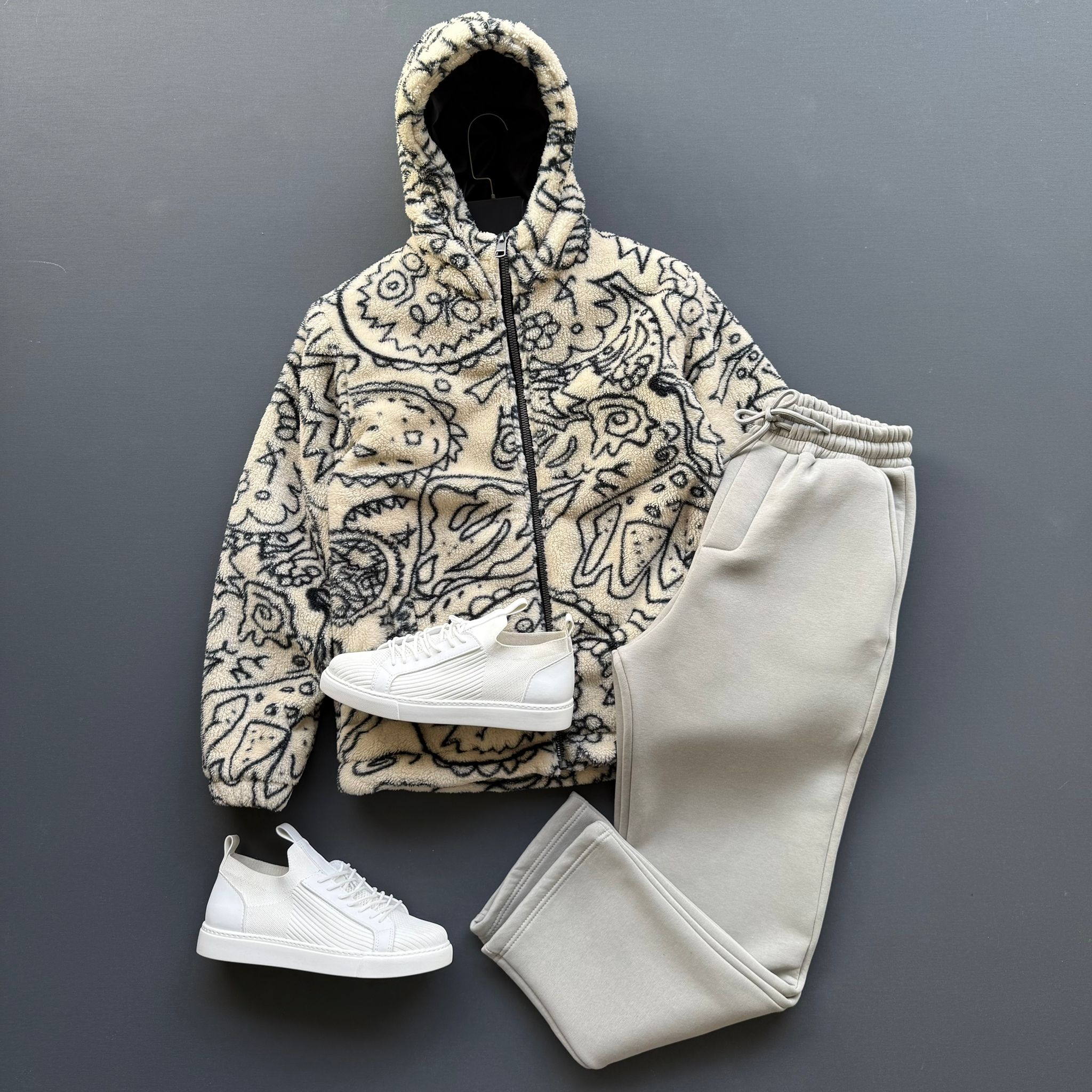 Desenli Kuzu Peluş Ceket + Baggy Fit Eşofman Kombin