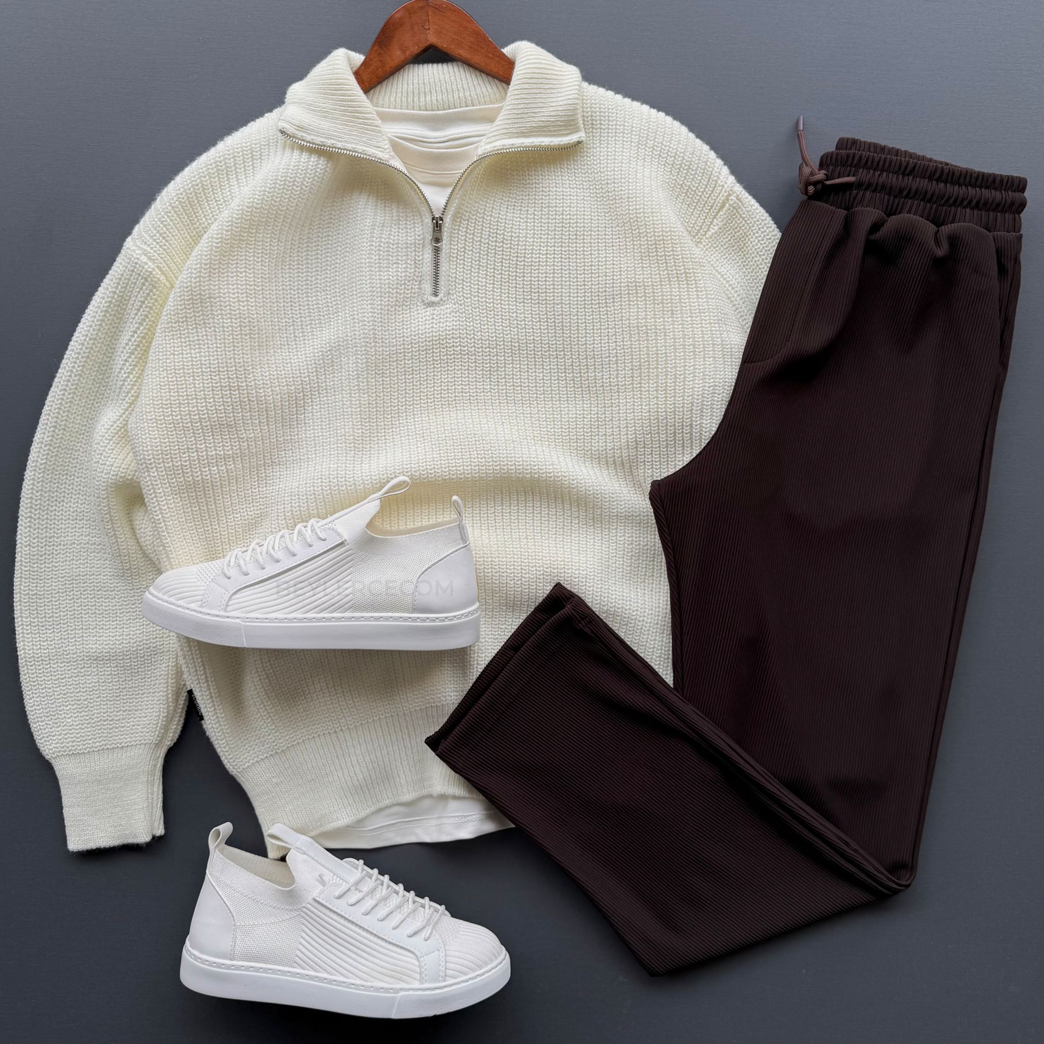 Fermuar Yakalı Selanik Triko Kazak + Baggy Fitilli Pantolon Kombin