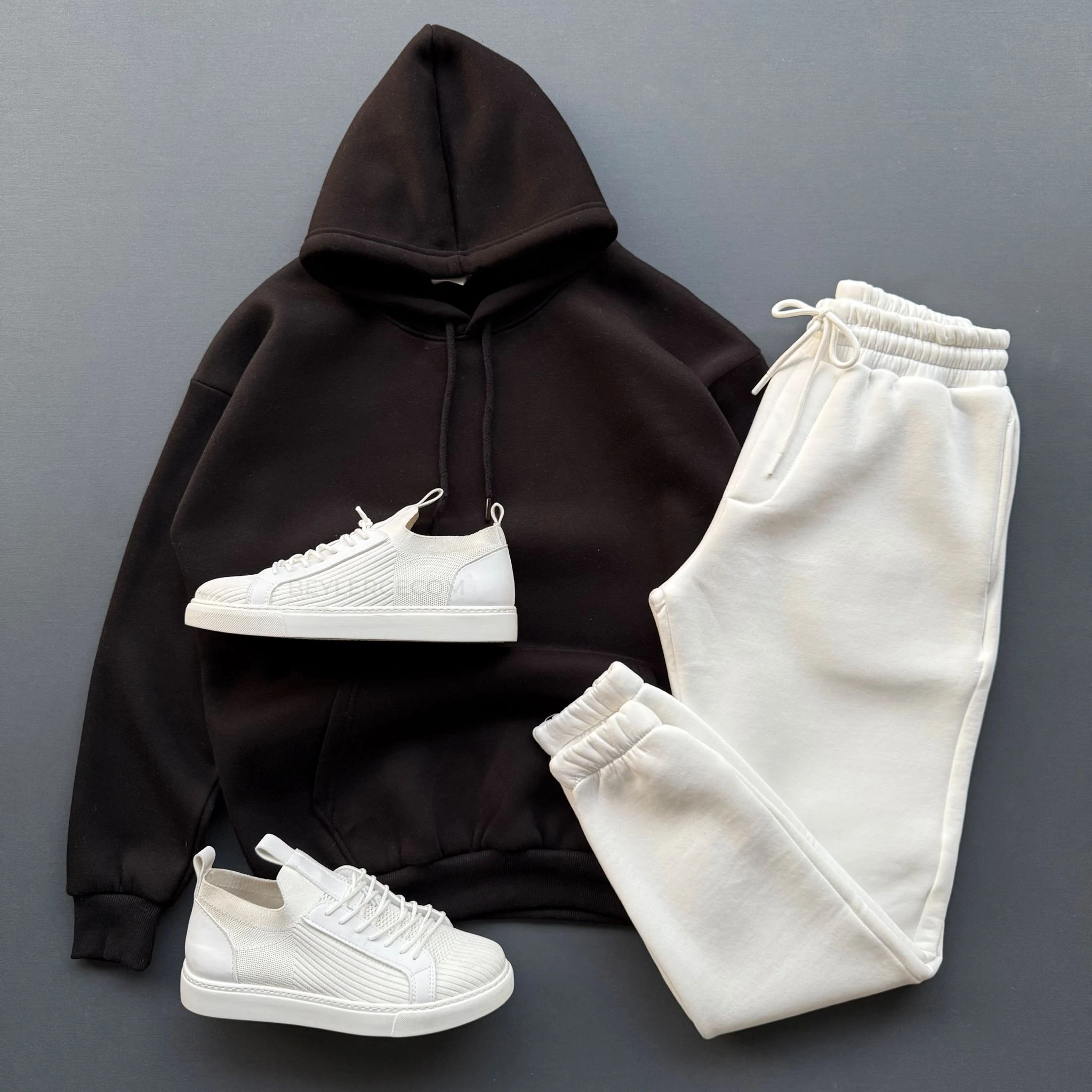 Kanguru Sweatshirt + Lastik Paça Eşofman Kombin