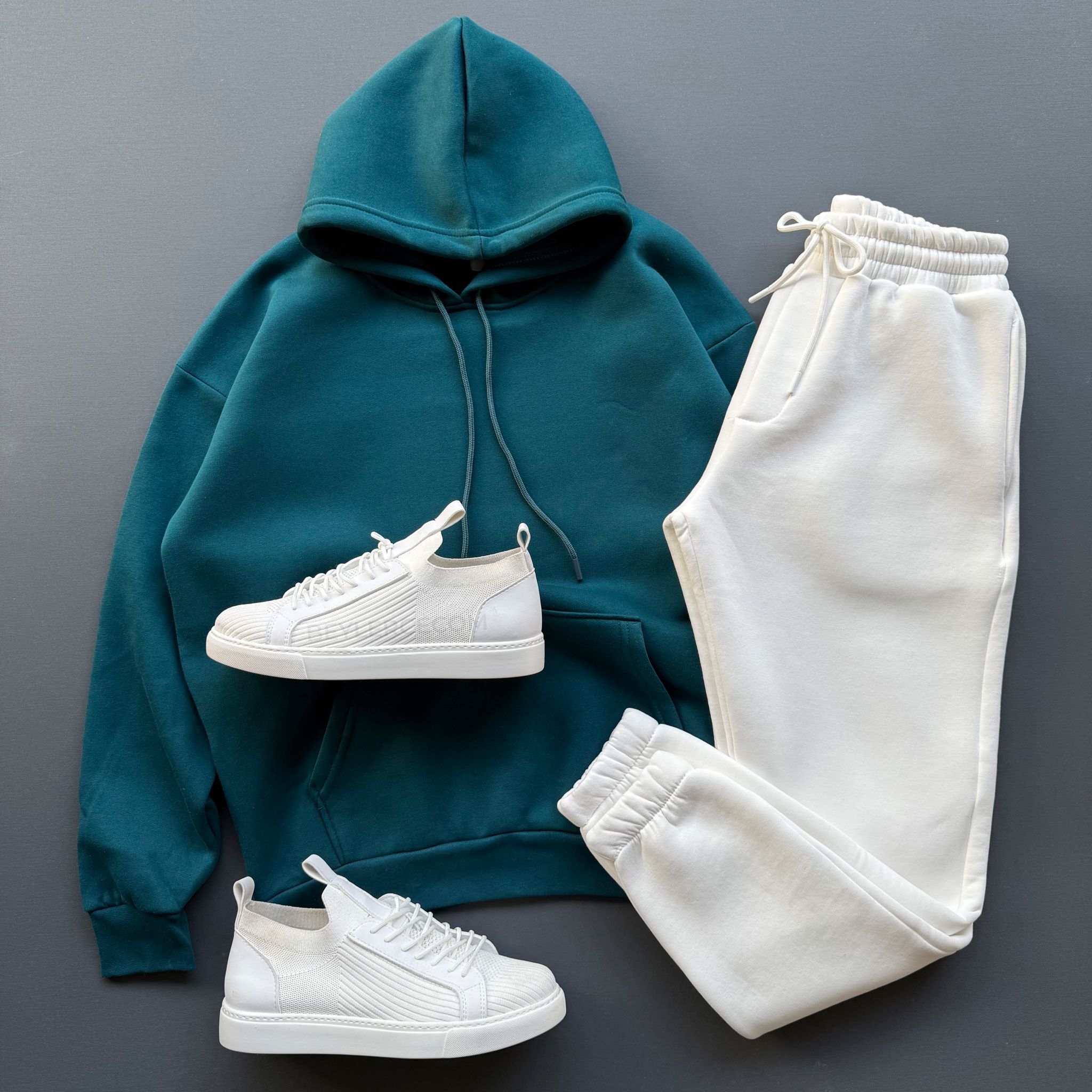 Kanguru Sweatshirt + Lastik Paça Eşofman Kombin