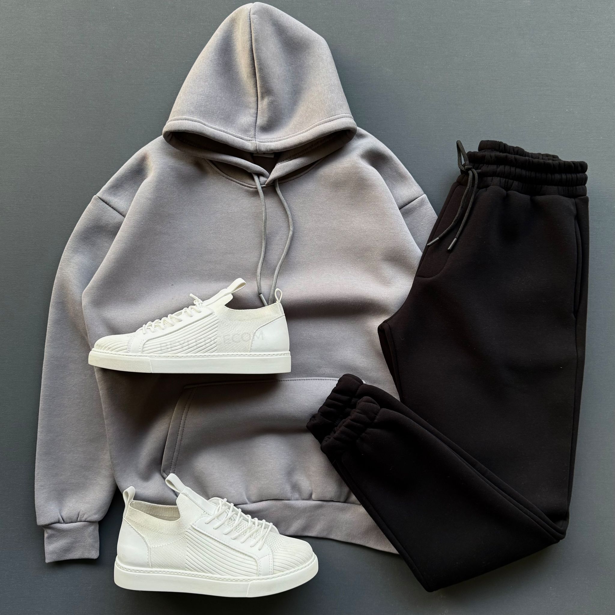 Kanguru Sweatshirt + Lastik Paça Eşofman Kombin