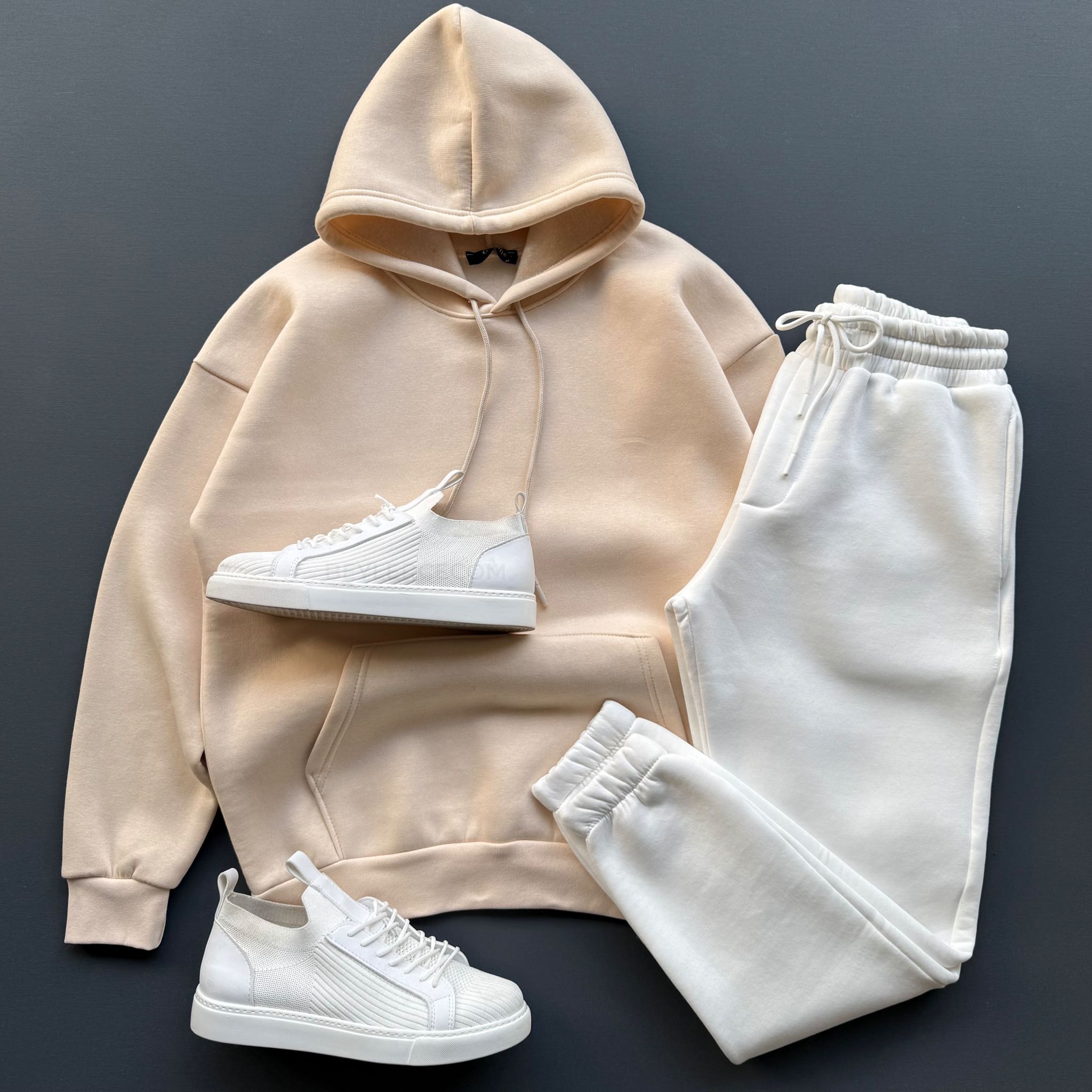 Kanguru Sweatshirt + Lastik Paça Eşofman Kombin