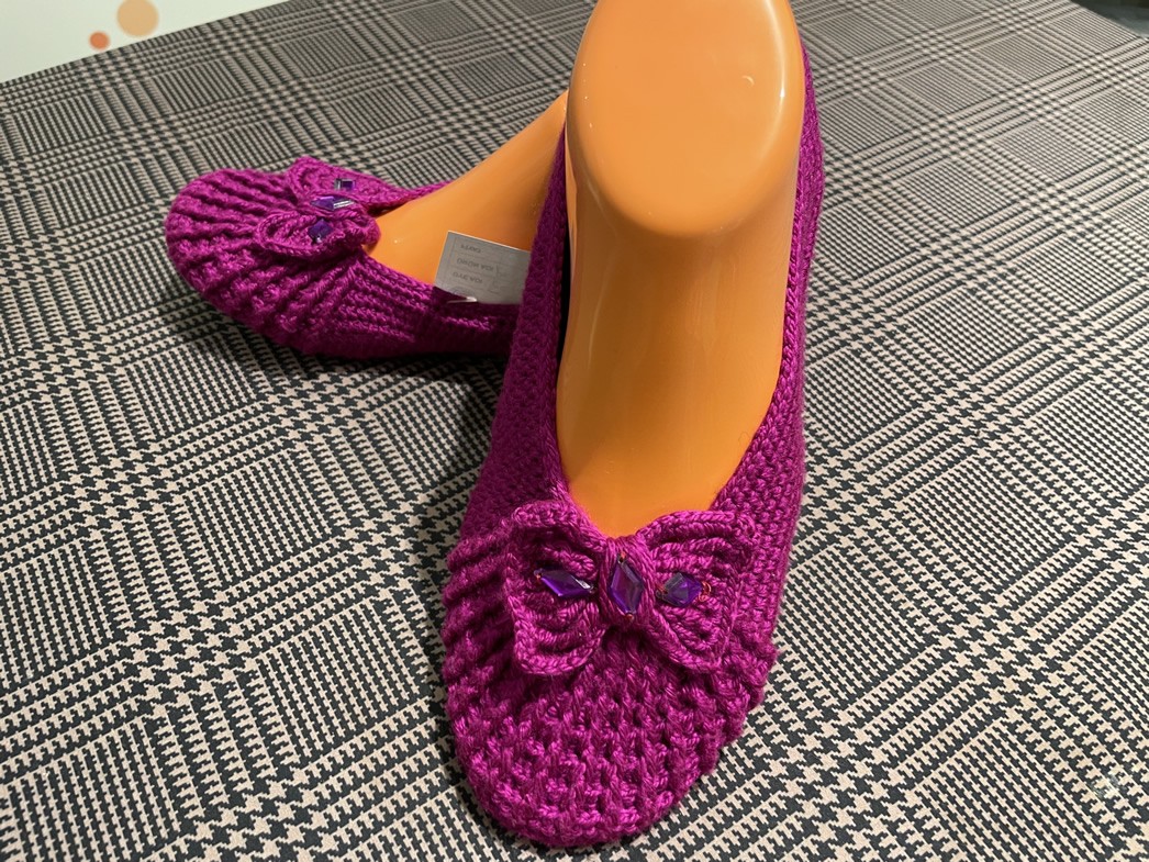 Fiyonklu Taşlı Babet Patik
