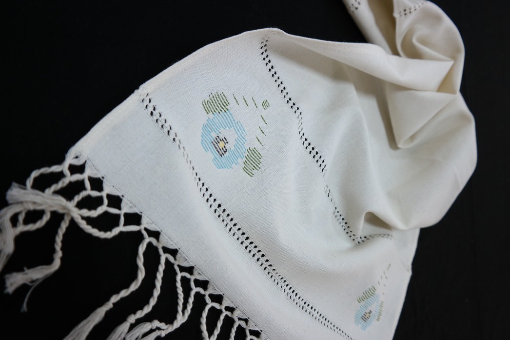 Kilim Desenli Dokuma Şömentabla Örtüsü (Kare Fiskos)