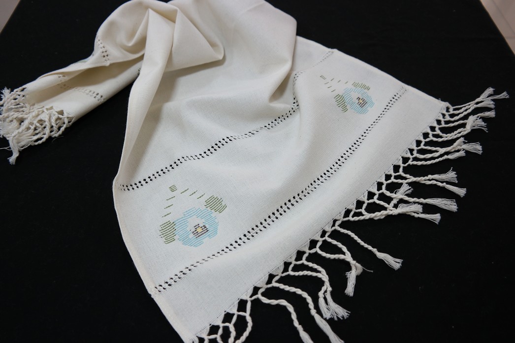 Kilim Desenli Dokuma Şömentabla Örtüsü (Kare Fiskos)