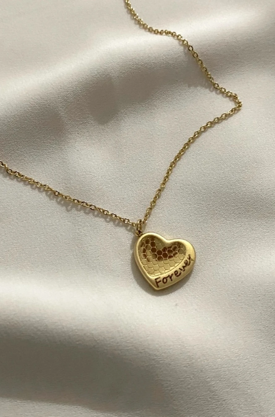 Kalp Motifli Kararmaz Çelik Altın Renkli Kolye