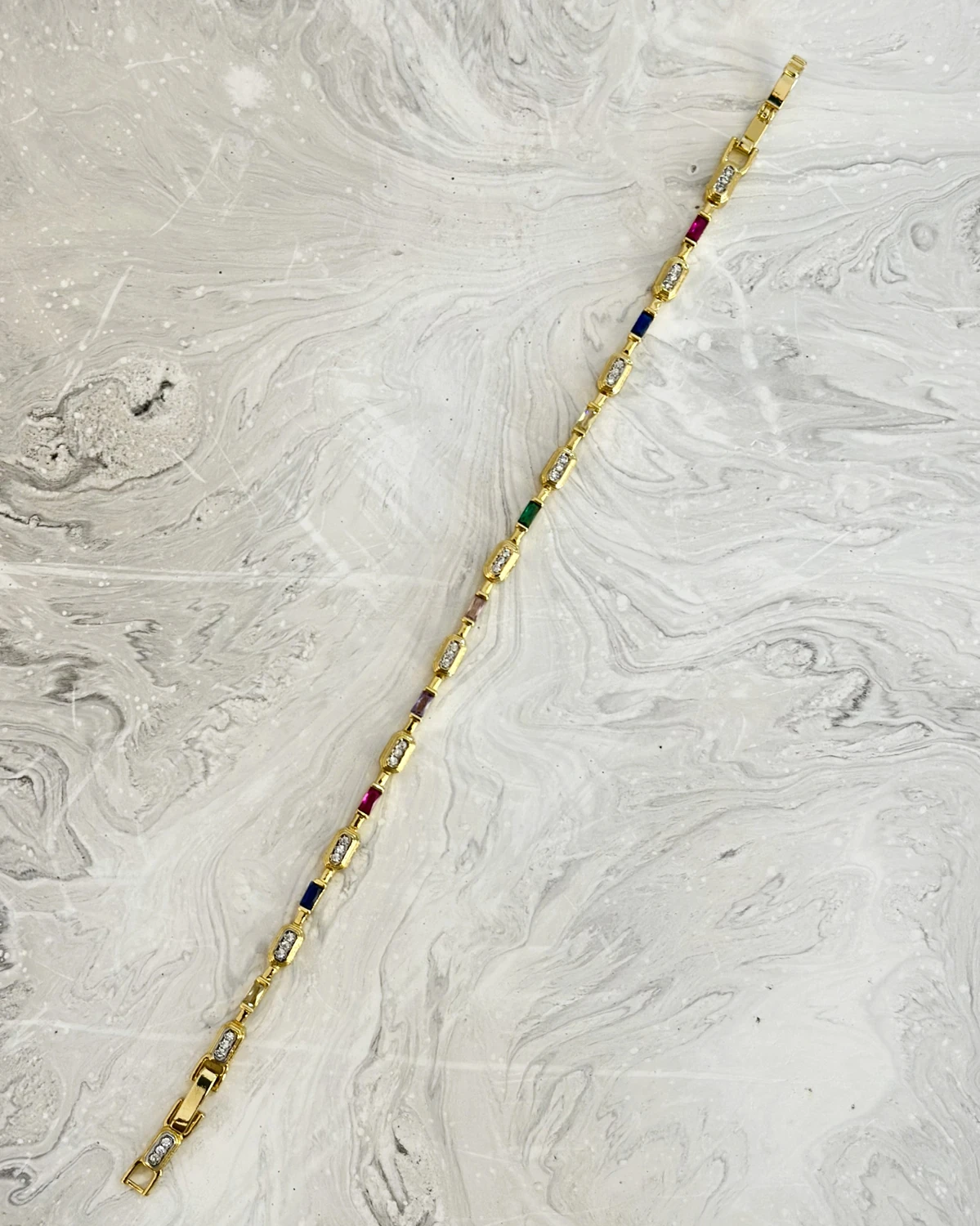 Rainbow Glow – Renkli Taşlı Zincir Bileklik