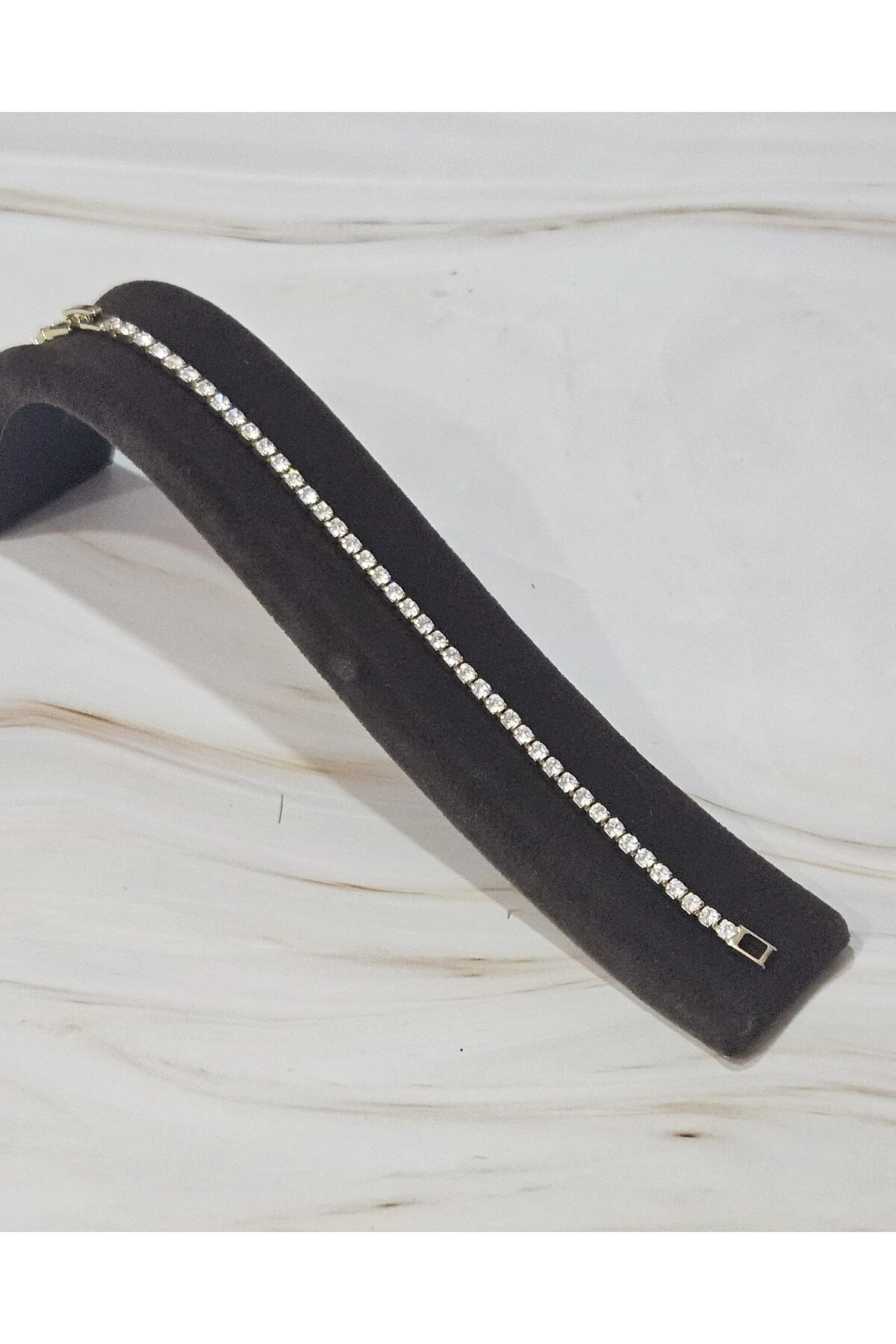 Su Yolu Taşlı Kararmayan Çelik Bileklik – Altın Renk Paslanmaz Çelik