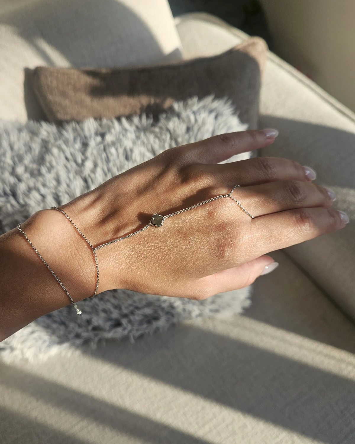 Glowy Clover Silver - Yonca Şahmeran