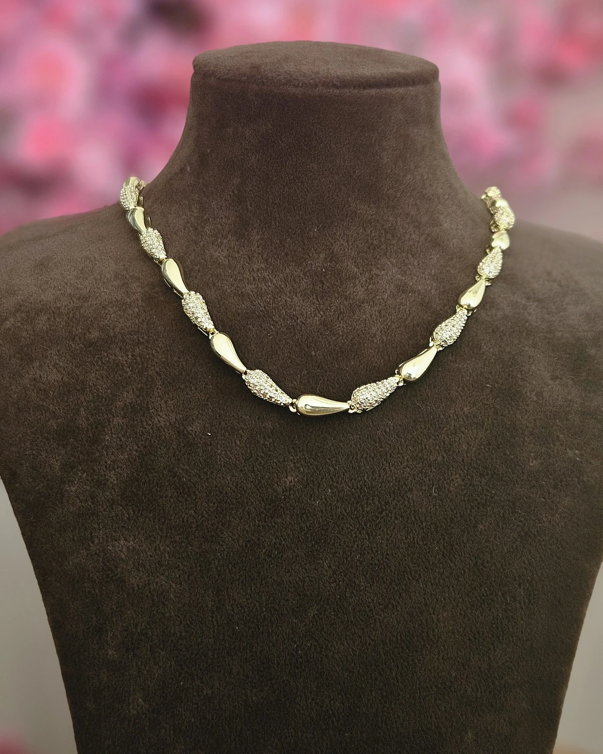 Radiant Bold – Kalın Damla Taşlı Statement Kolye