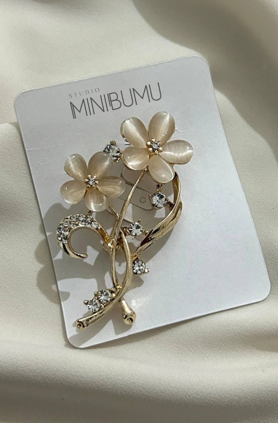 ÇİÇEK MOTİFLİ BROŞ