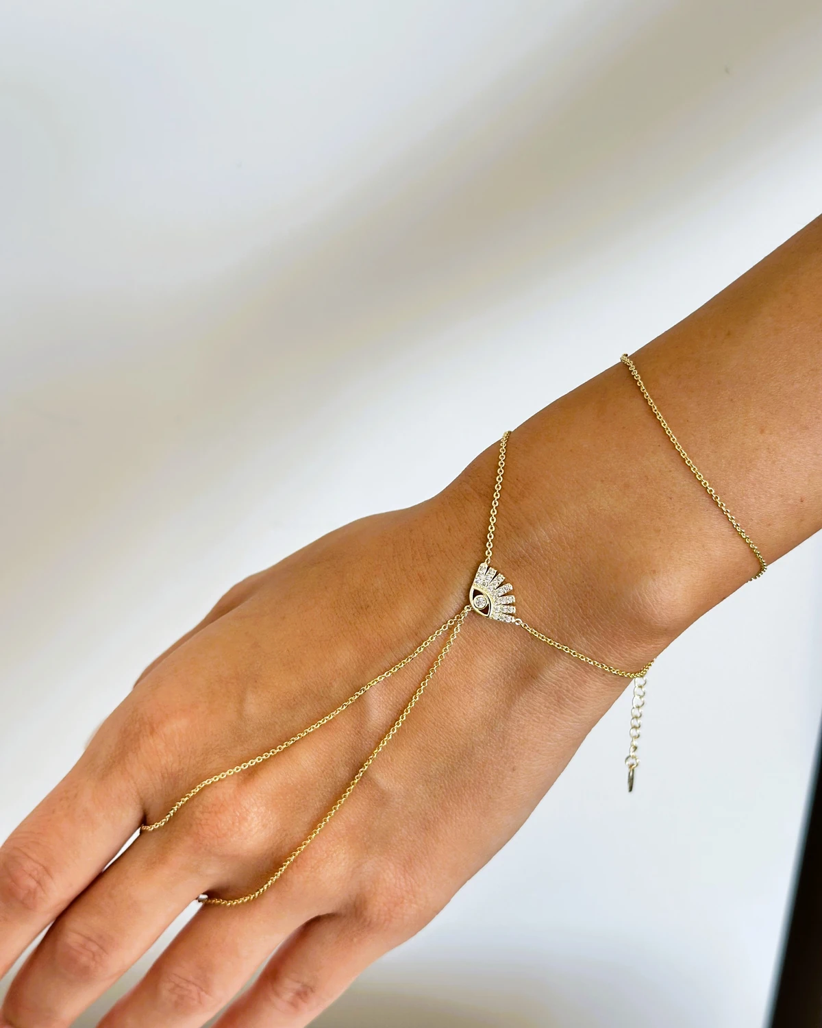 Evil Eye Hand Chain - Taşlı Nazar Boncuklu Şahmeran