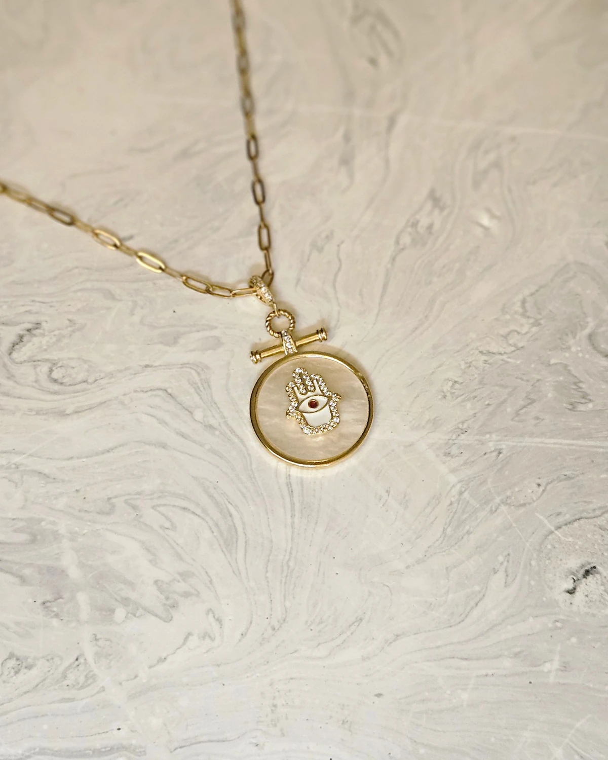 Aurora – Göz Motifli Madalyon Altın Renkli Kolye