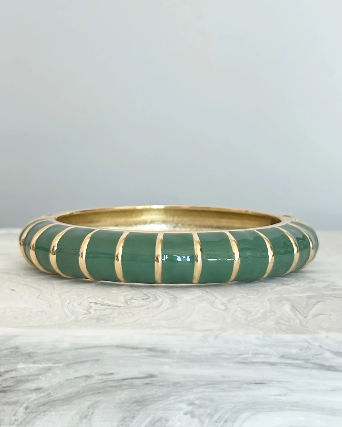 Emerald Stripes – Yeşil Enamel Kelepçe Bileklik