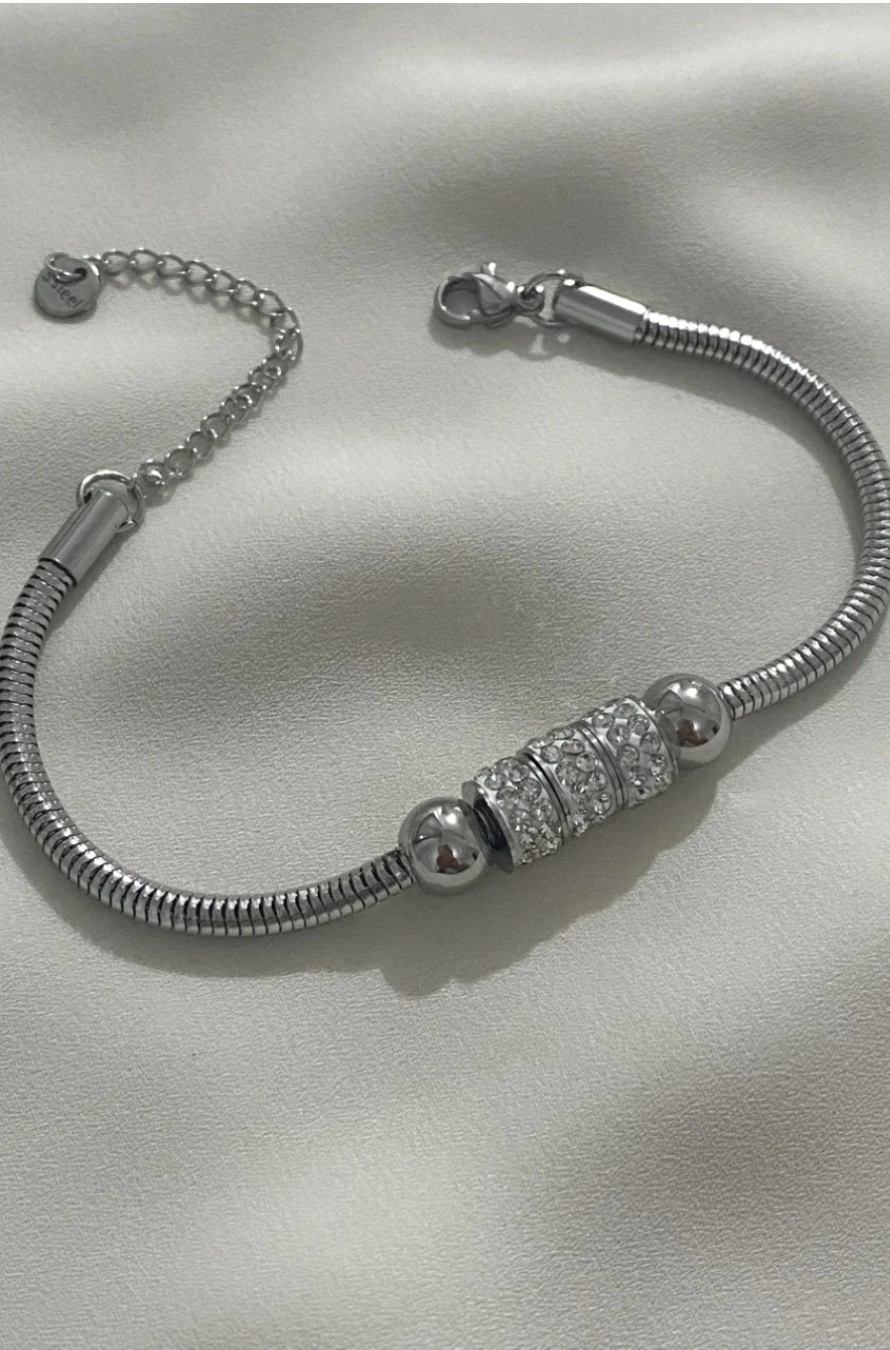 TAŞLI PNDORA MODEL KARARMAZ ÇELİK GÜMÜŞ RENKLİ BİLEKLİK