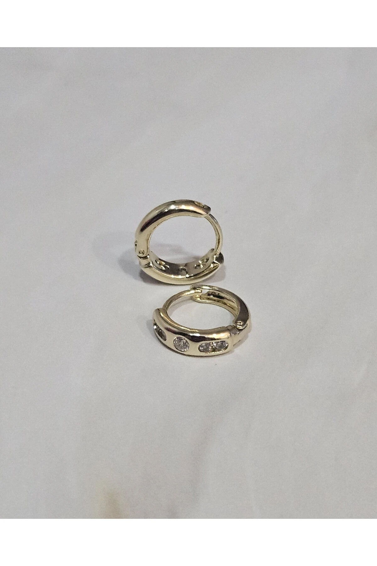 2’li Kararmayan Çelik Halka Küpe Seti – Altın Renk, Taş Detaylı