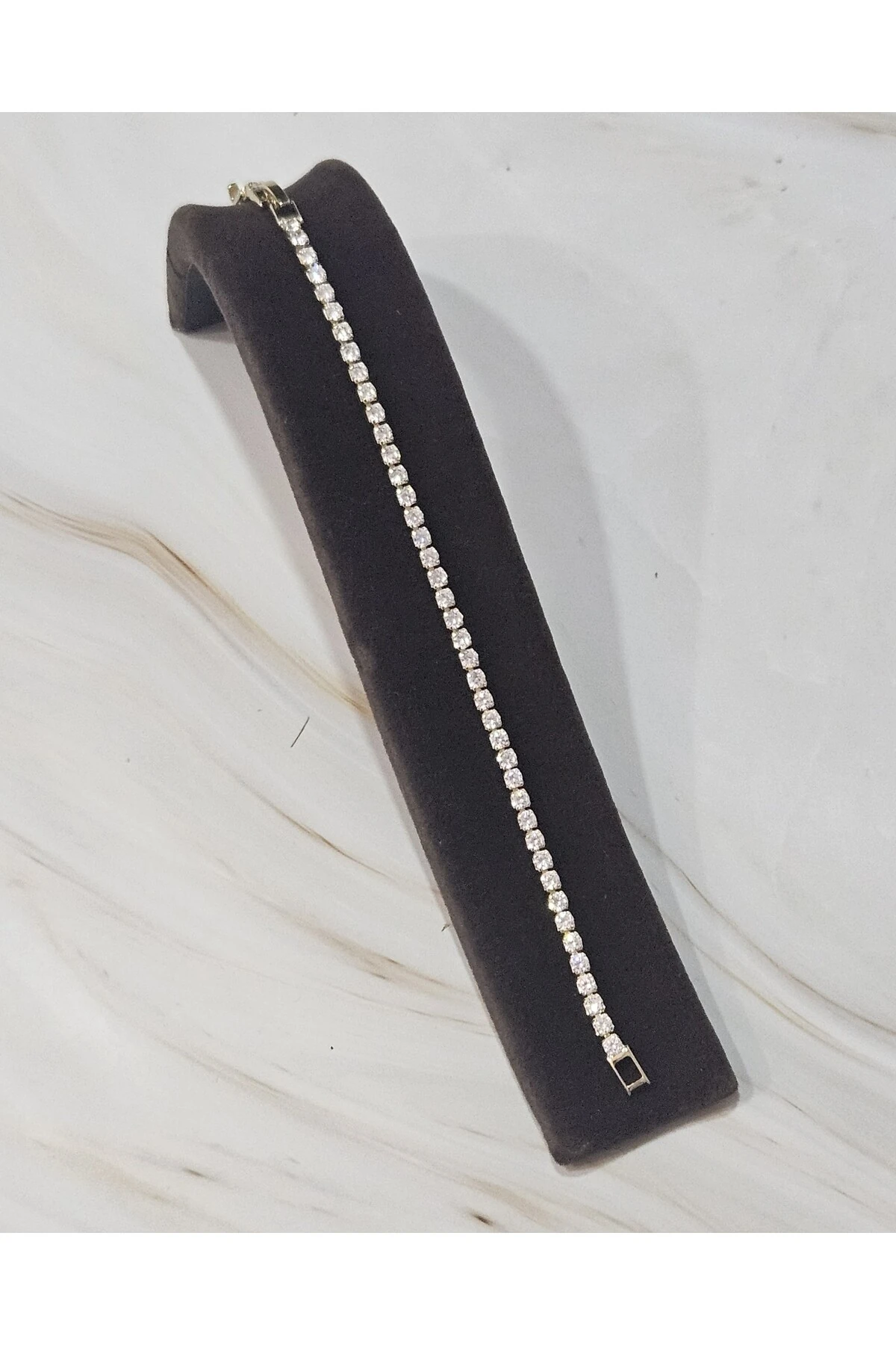 Su Yolu Taşlı Kararmayan Çelik Bileklik – Altın Renk Paslanmaz Çelik