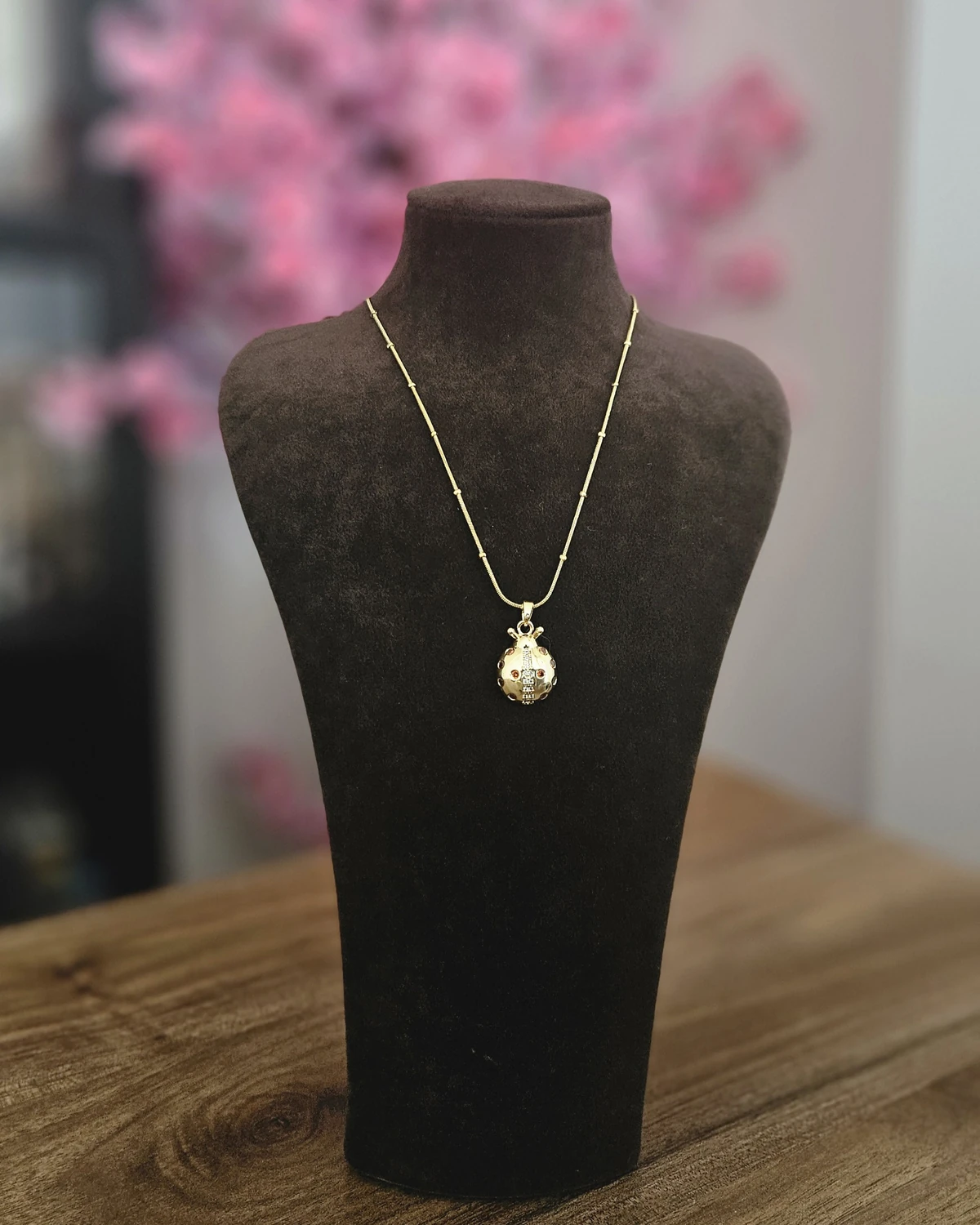 Lucky Lady - Uğur Böceği Altın Rengi Kolye