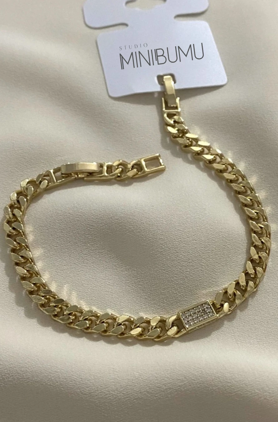 GURMET KÜÇÜK KARARMAZ ÇELİK ALTIN RENKLİ BİLEKLİK