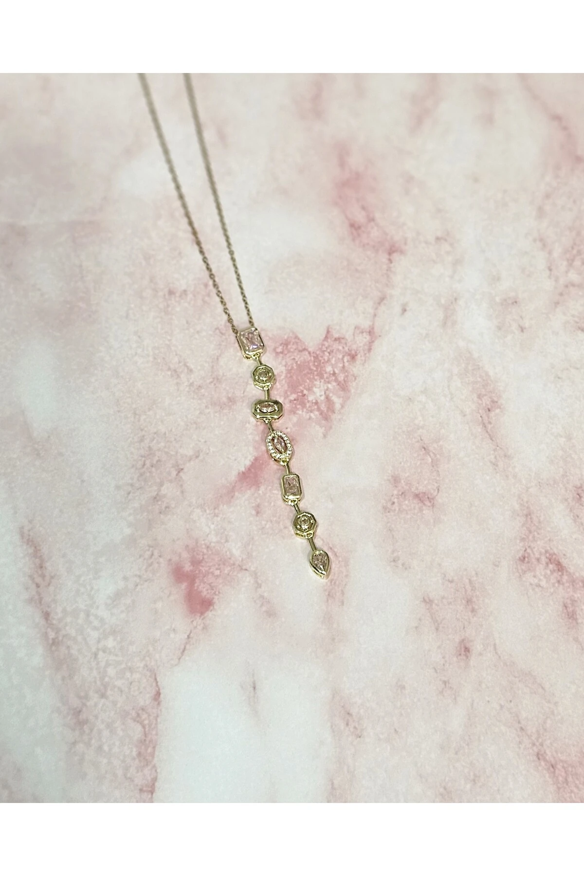 7 Element Taşlı Y Form Pembe Taşlı Kararmayan Çelik Kolye – Altın Renk Paslanmaz Çelik