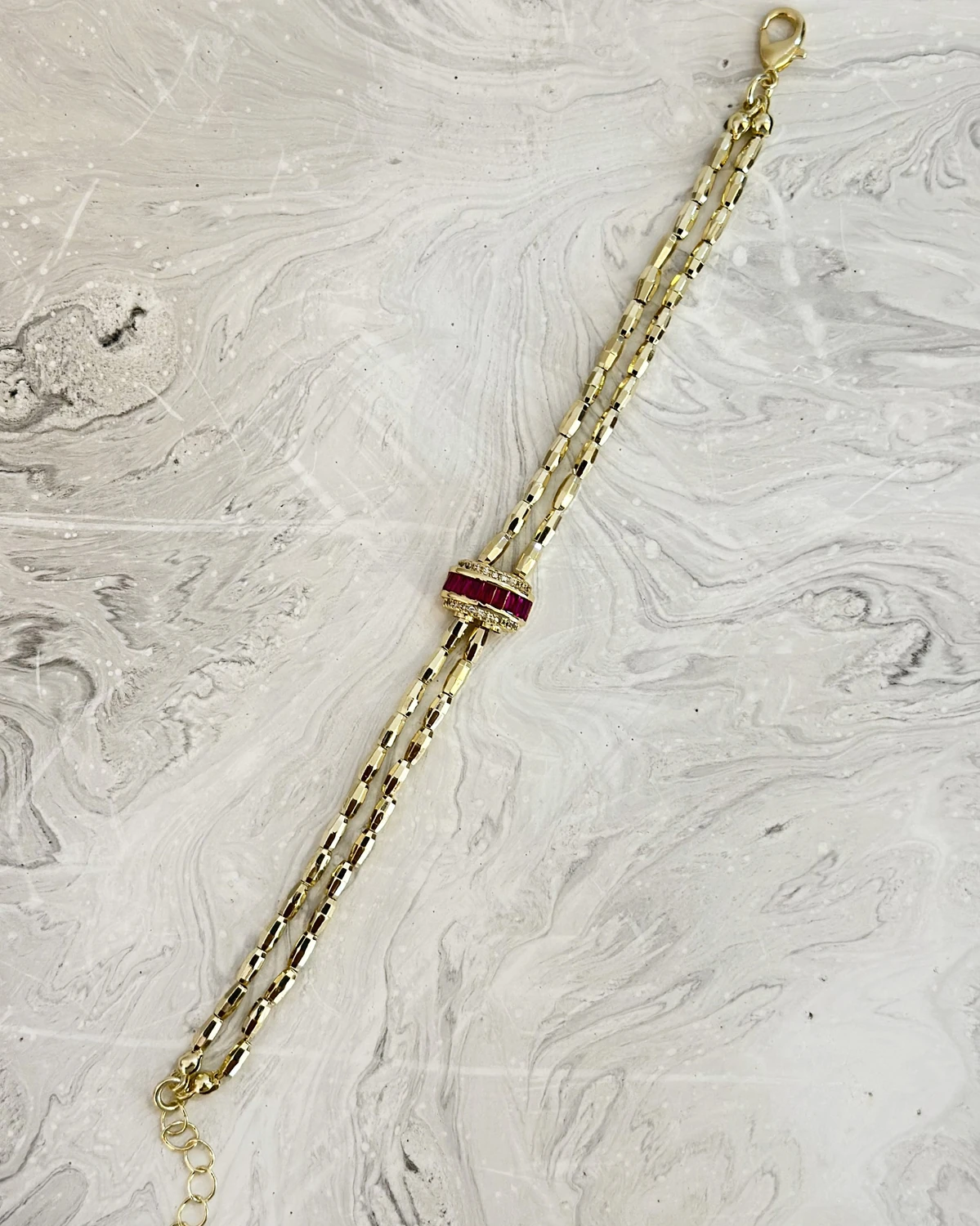 Ruby Link – Kırmızı Taş Detaylı Zincir Bileklik
