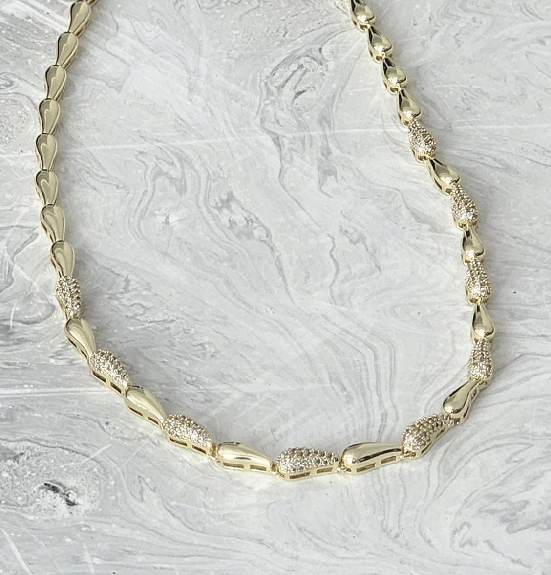 Radiant Bold – Kalın Damla Taşlı Statement Kolye