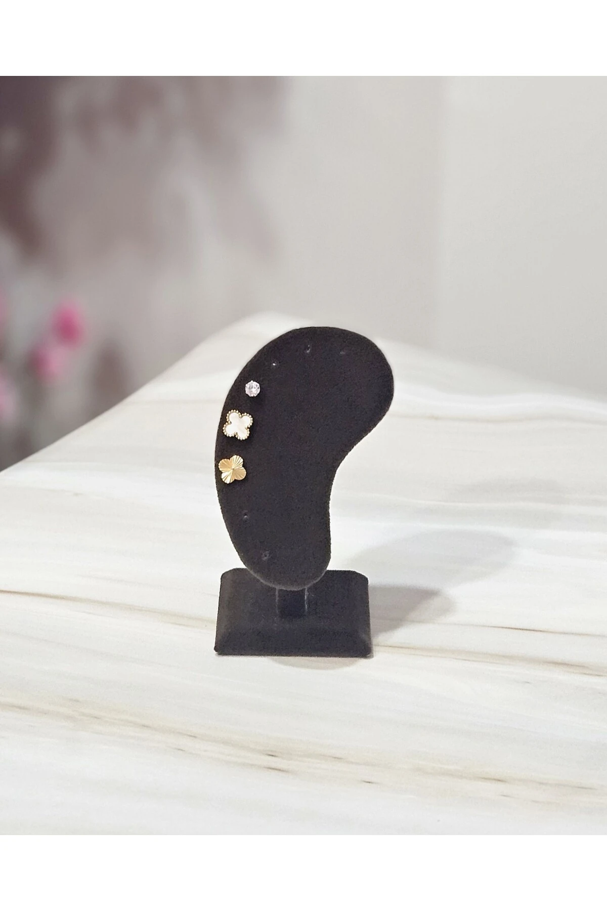 3'lü Yonca Motifli Kararmayan Çelik Küpe Seti – Altın Renk Taşlı Küpe