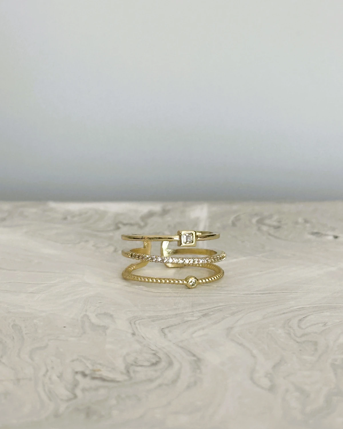 Trinity Spark – Ayarlanabilir Üç Sıra Taş Detaylı Yüzük