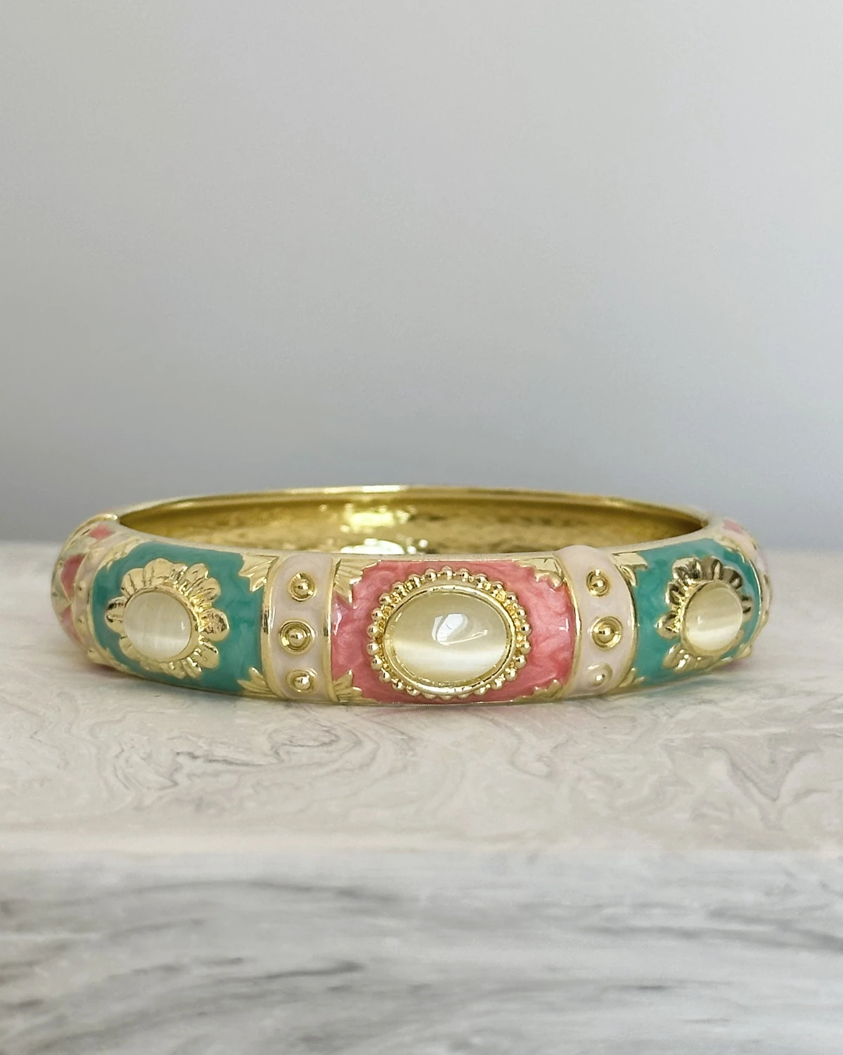 Empress Gem – Renkli Taşlı Kelepçe Bileklik