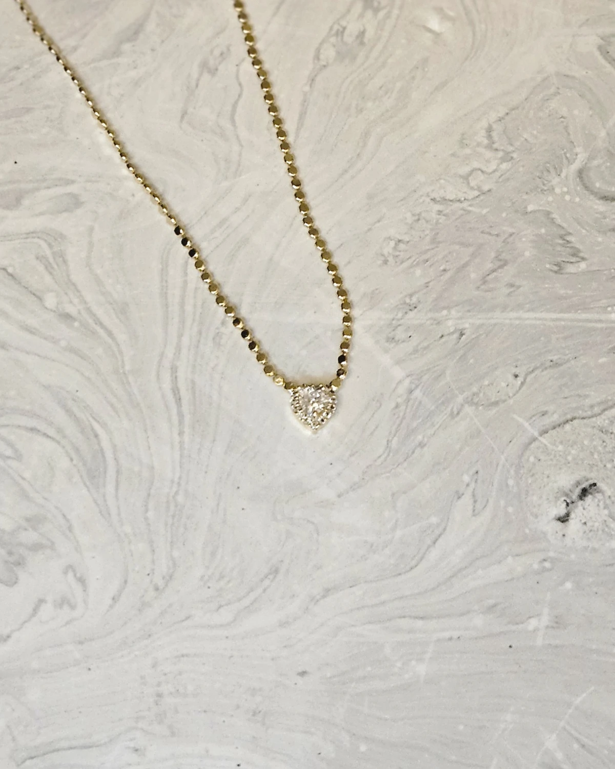 Moonlit Heart – Kalpli Taşlı Kolye