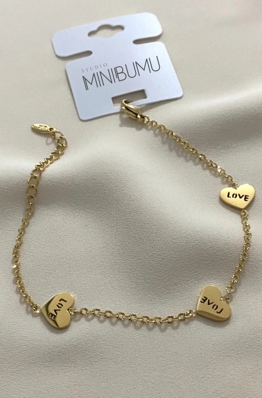 KALP LOVE YAZILI KARARMAZ ÇELİK ALTIN RENKLİ BİLEKLİK