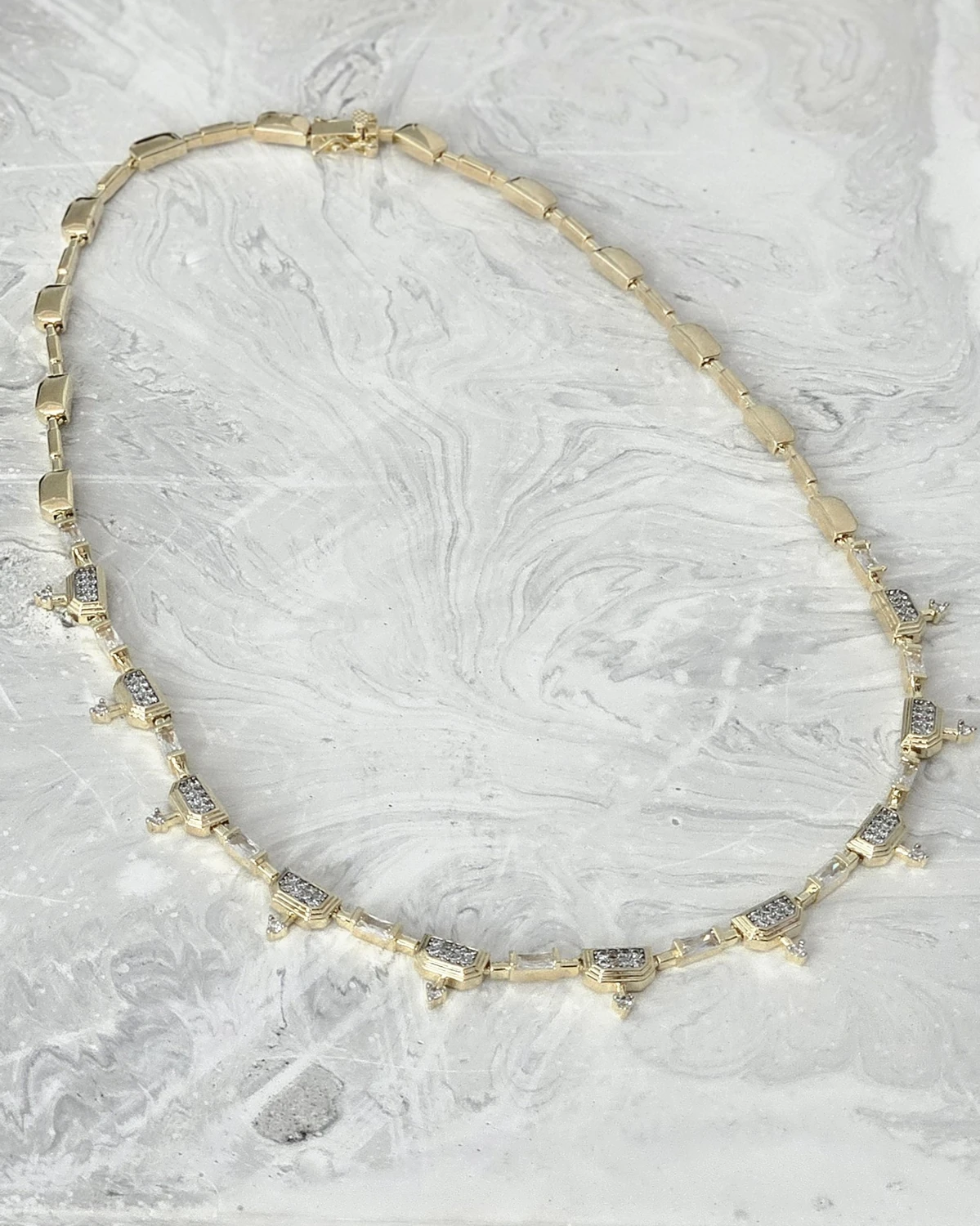 Arrow Charm - Taşlı Geometrik Statement Kolye