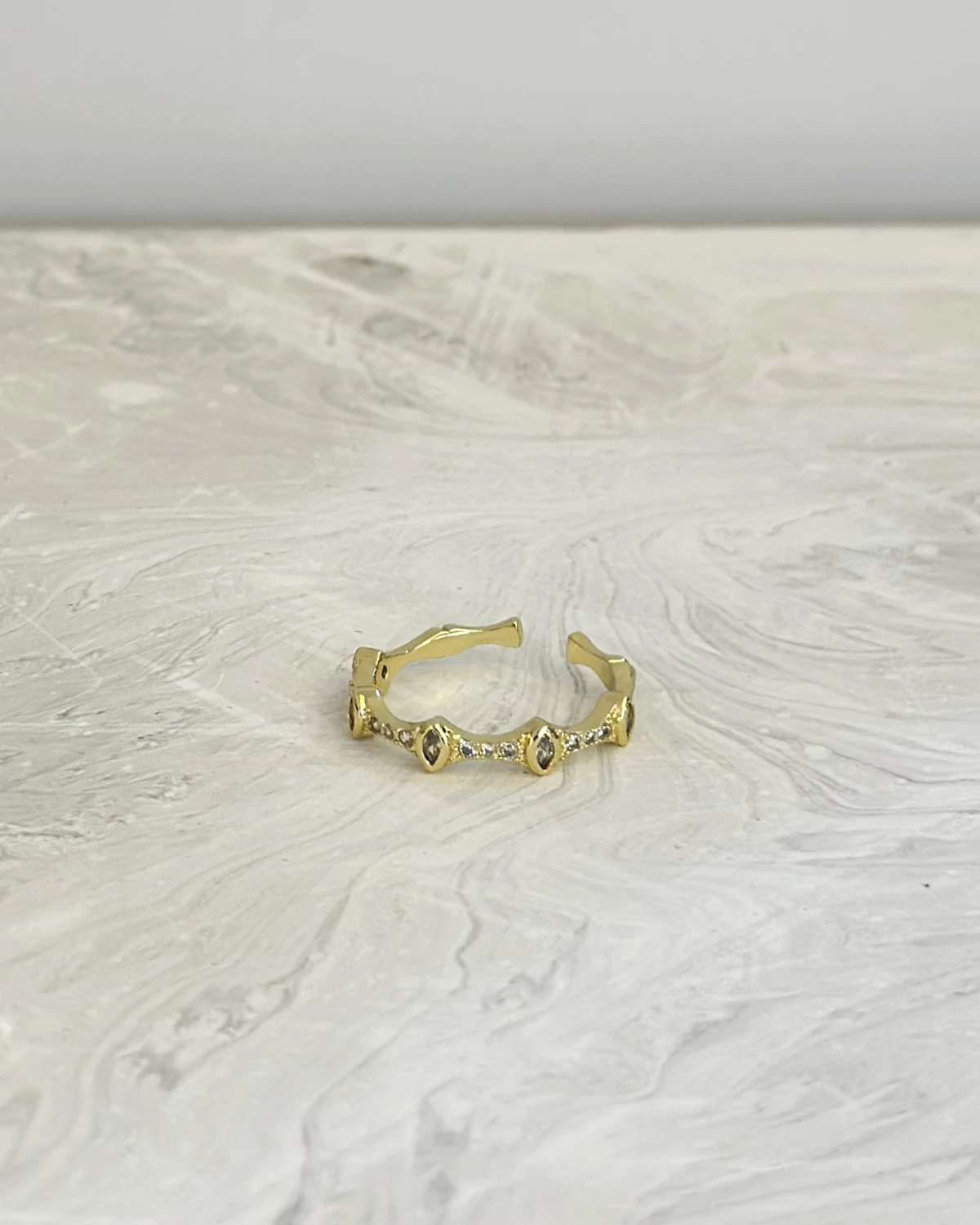 Mystic Crown –  Ayarlanabilir Taş Detaylı Zarif Yüzük