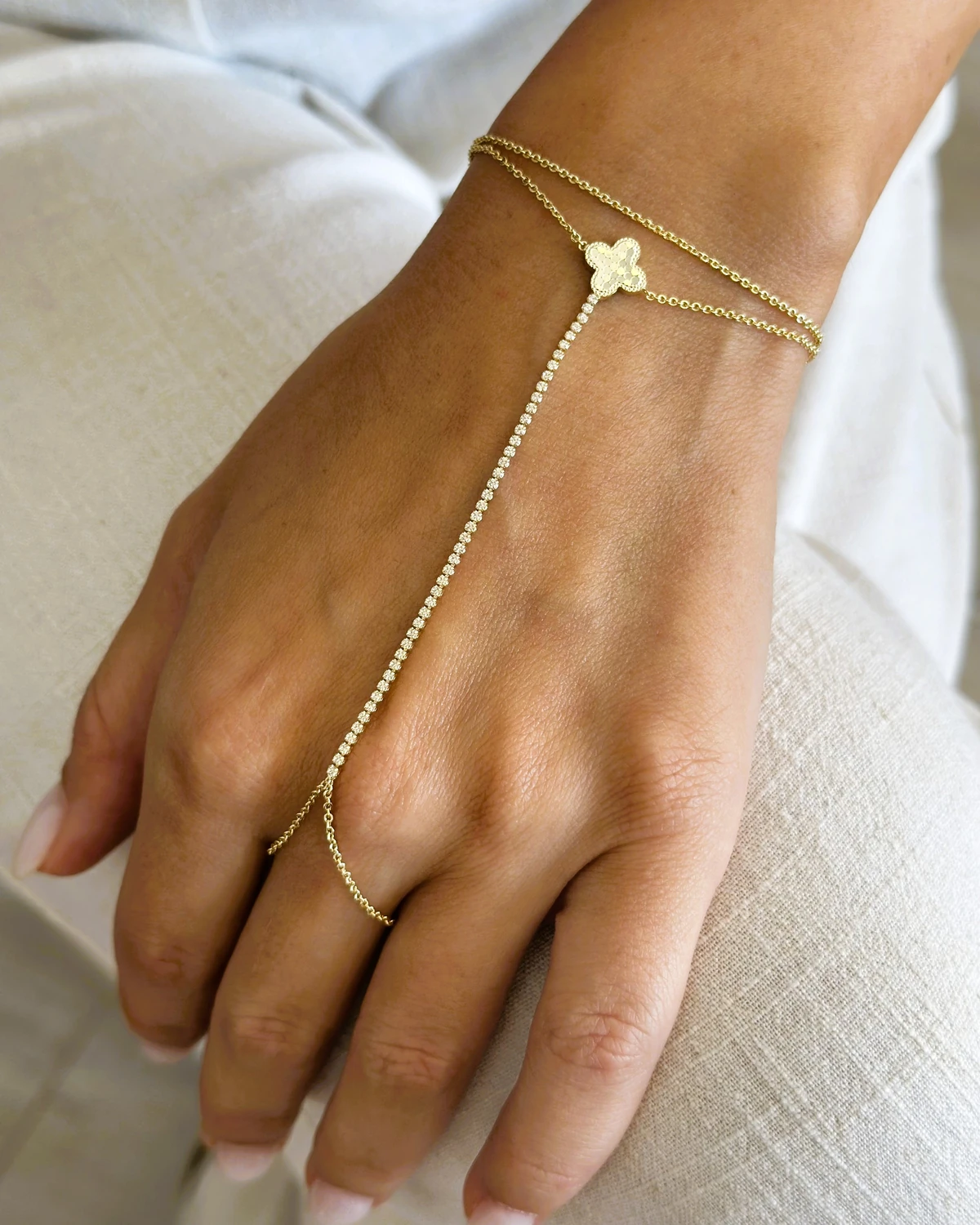 Glowy Clover - Taşlı Yonca Şahmeran