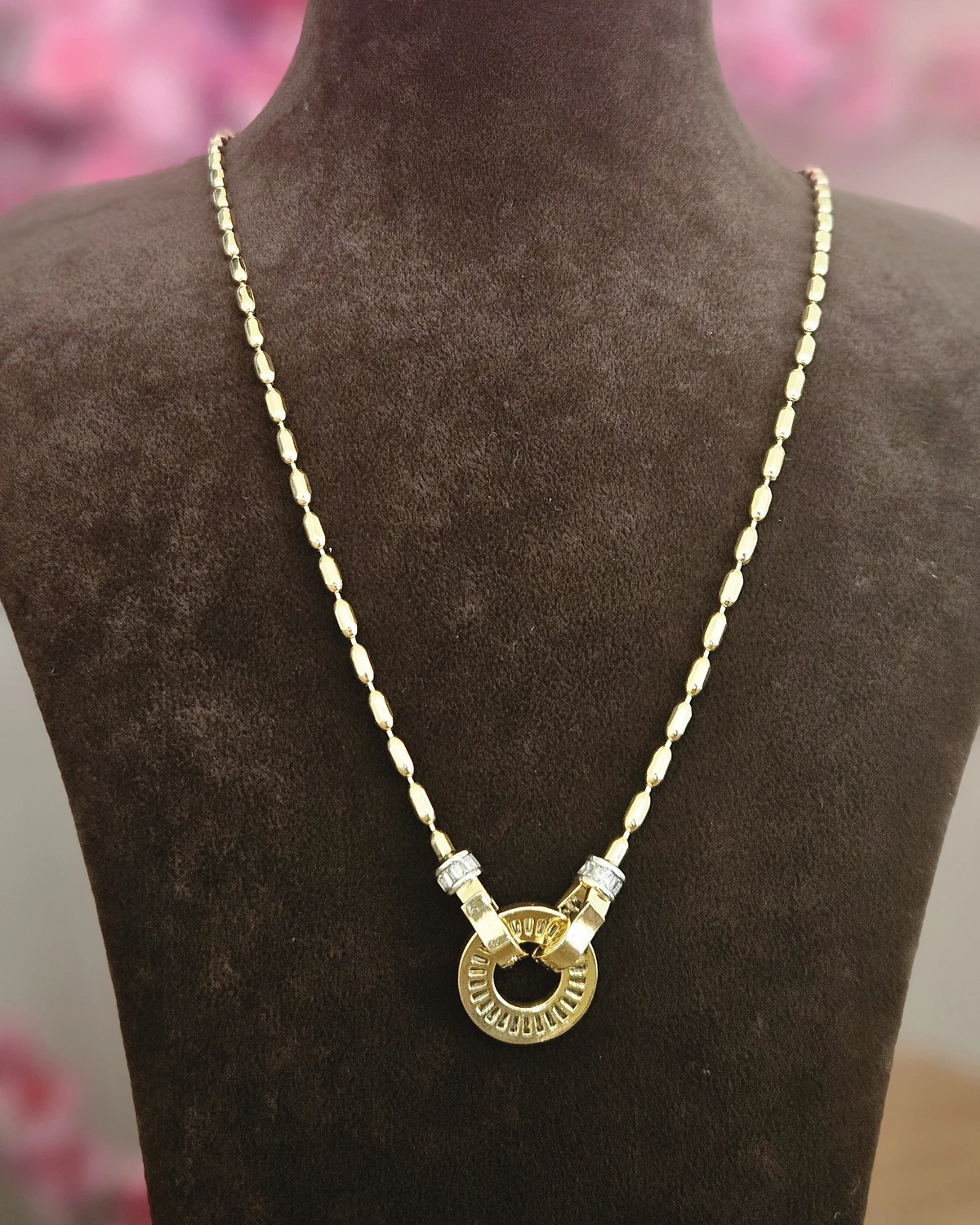 Eternal Loop – Taş Detaylı Halka Kolye