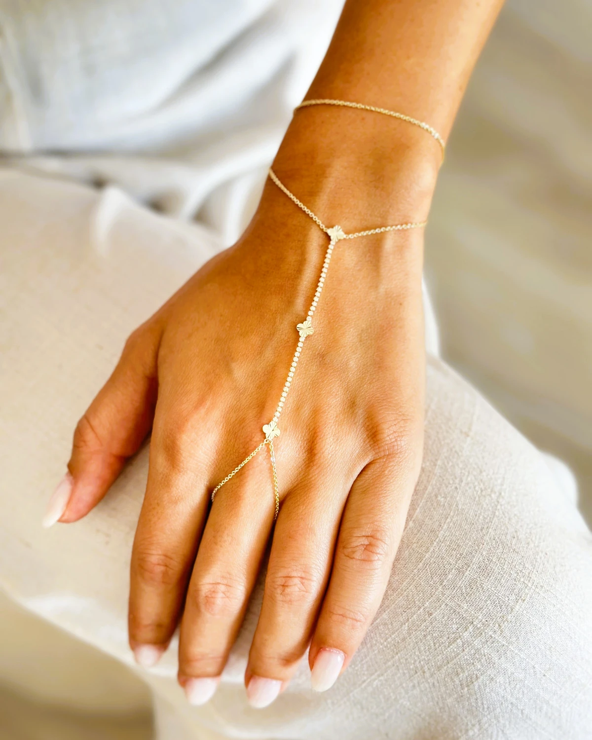 Triple Glowy Clover - Üç Yonca Şahmeran