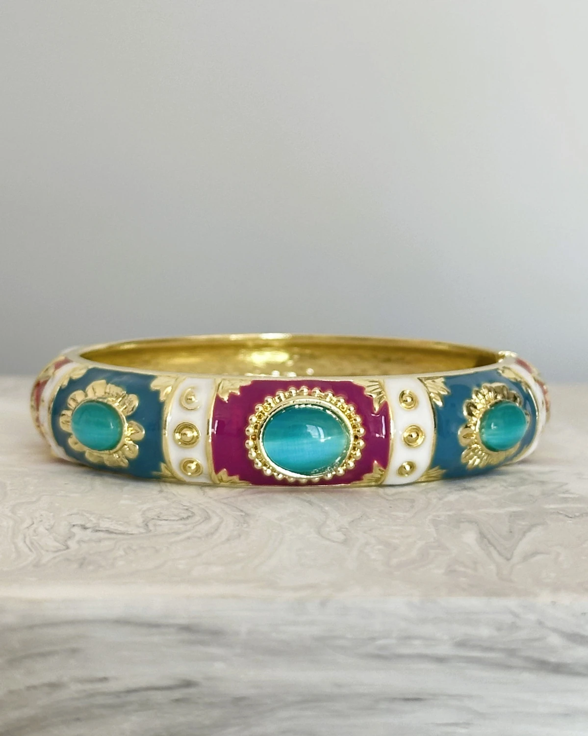 Imperial Gem – Renkli Taşlı Kelepçe Bileklik